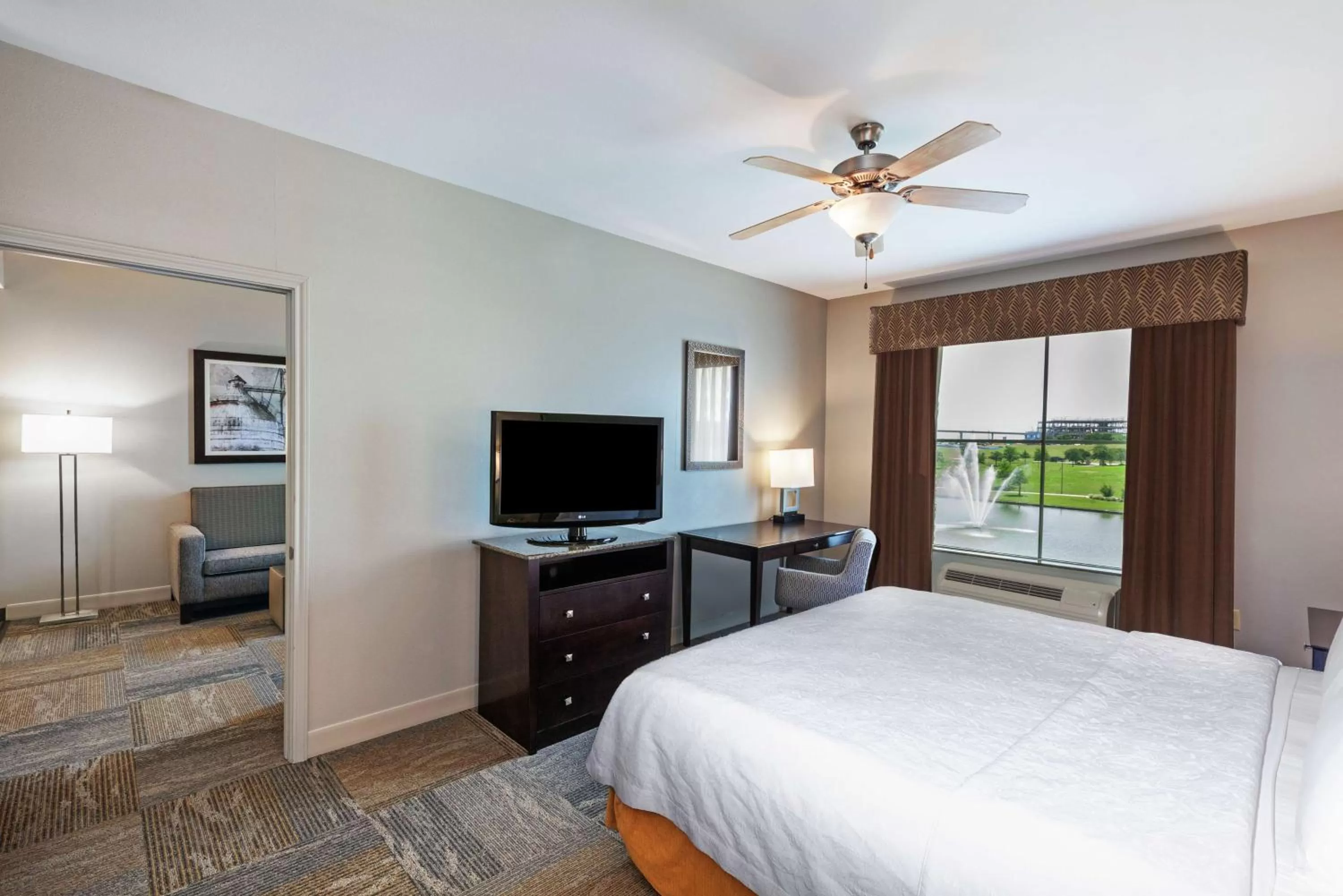 Bedroom, Bed in Homewood Suites by Hilton Waco