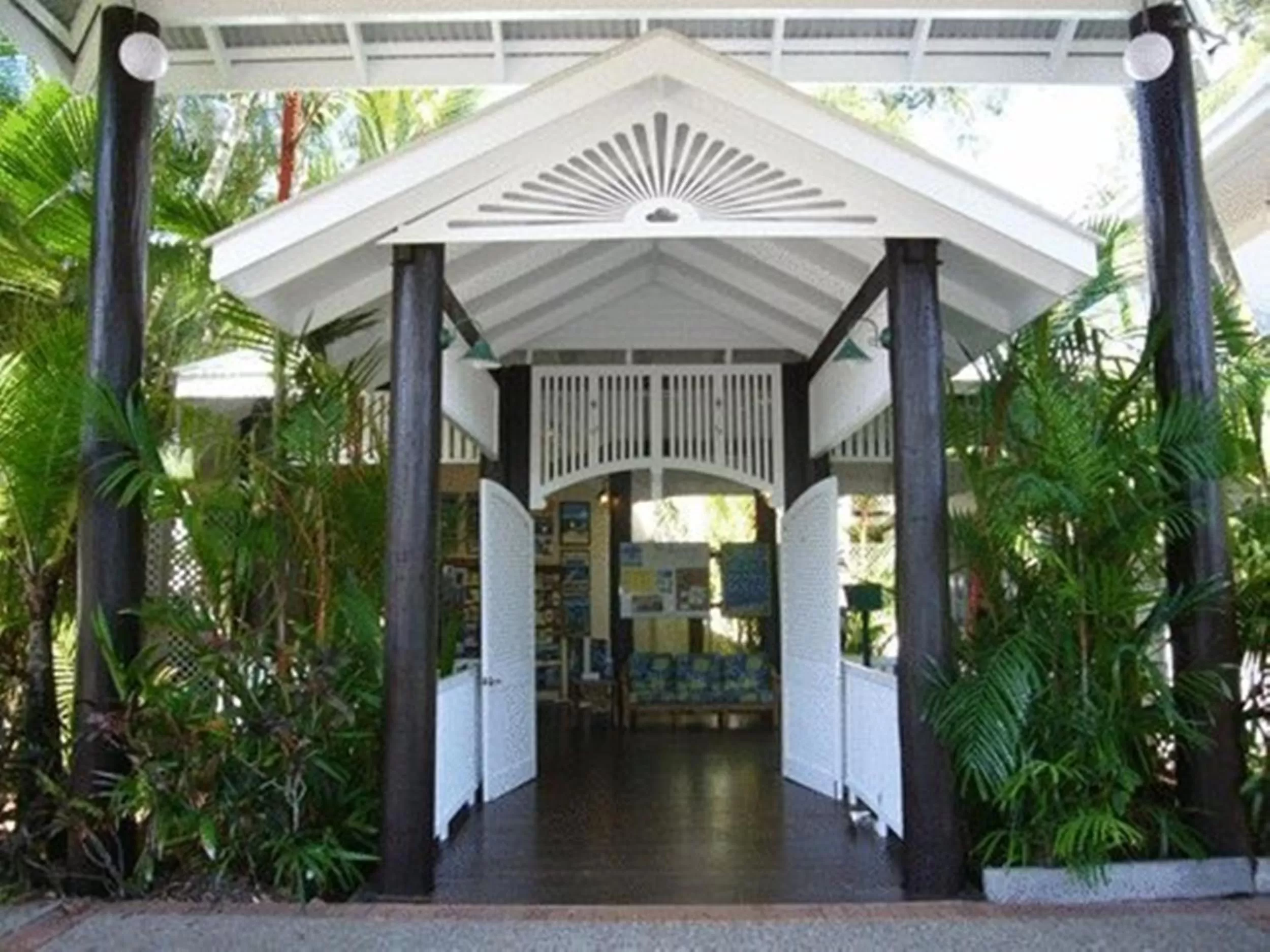 Facade/entrance in Port Douglas Retreat