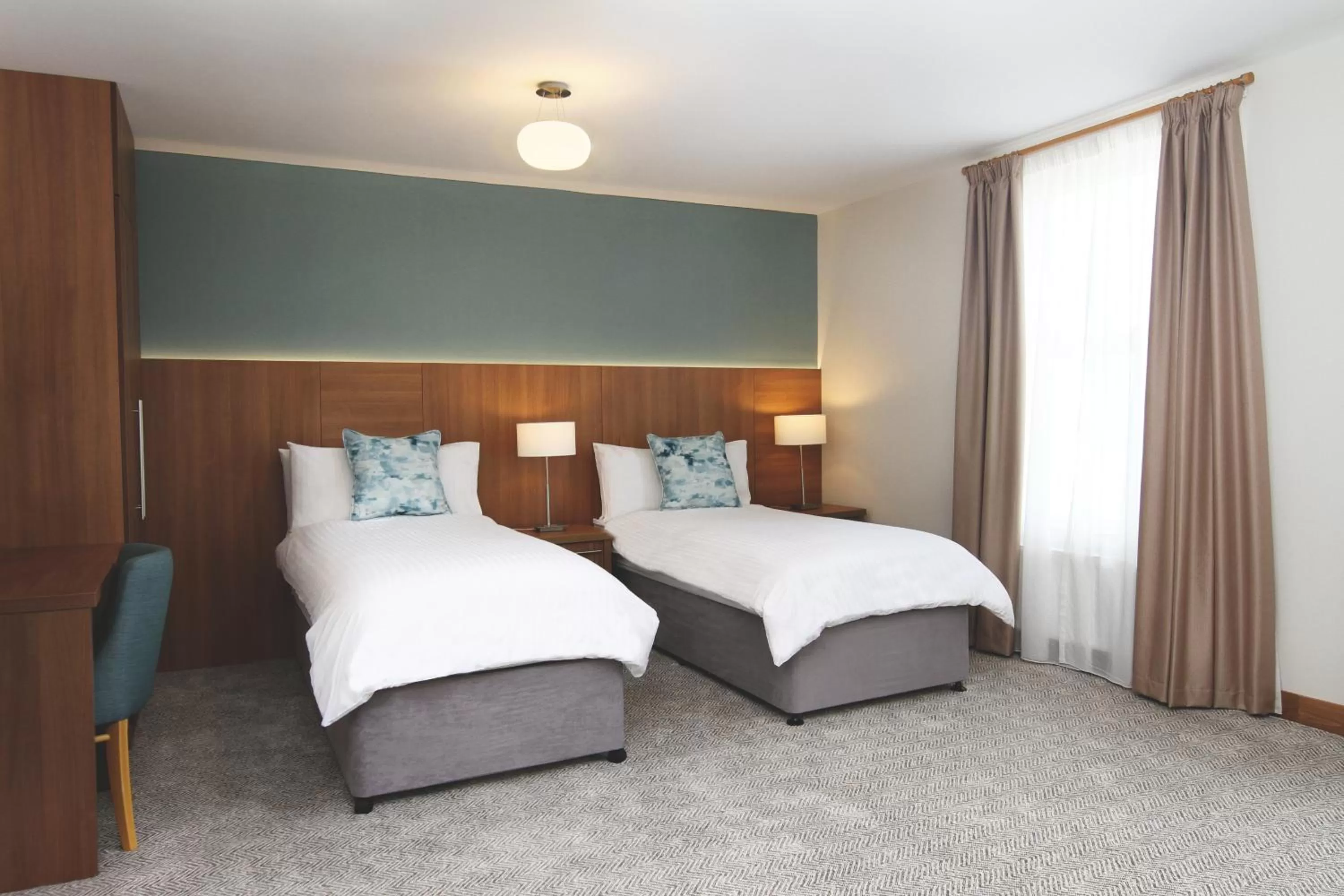 Bedroom, Bed in Esplanade Hotel