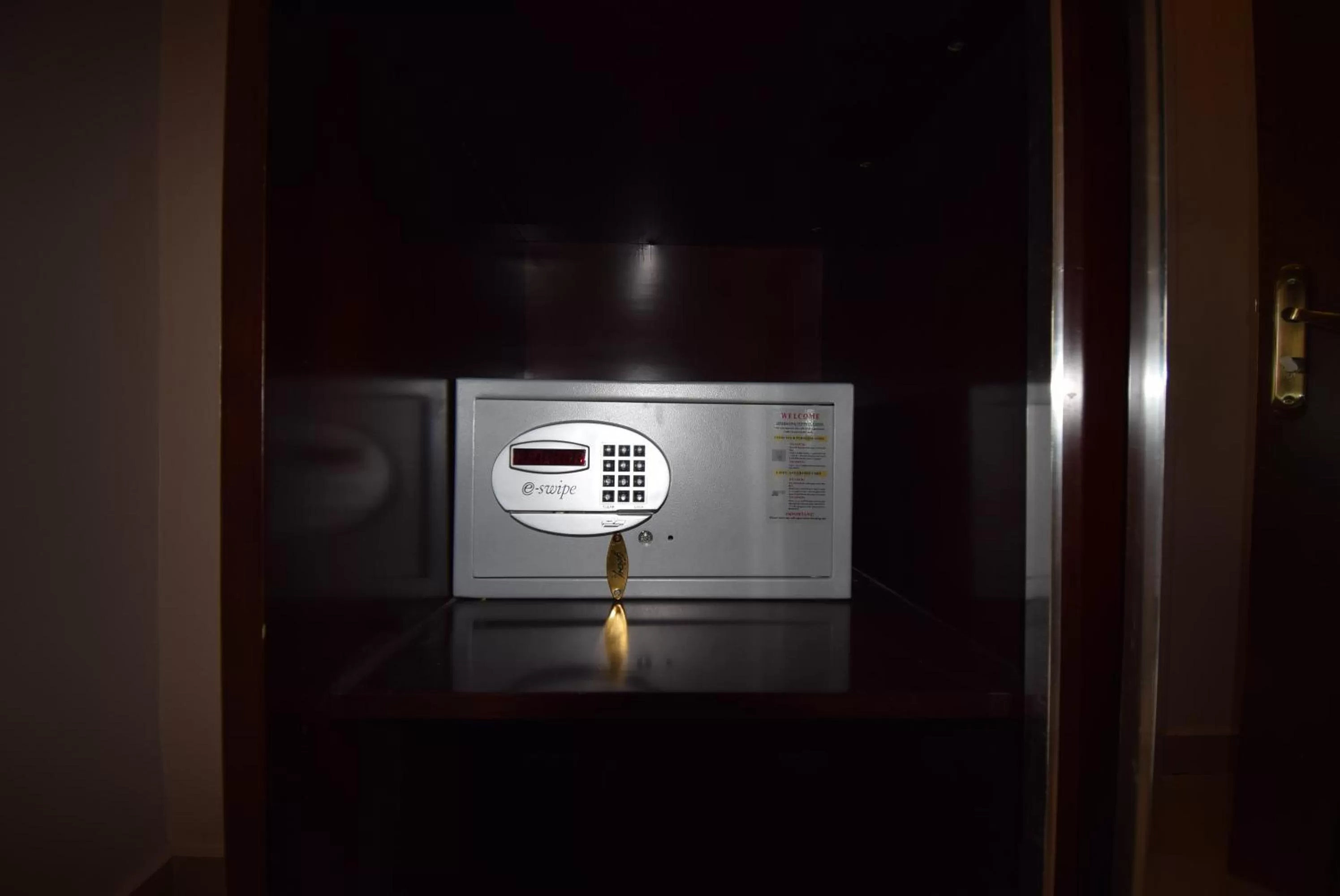 safe in Noble House Hotel