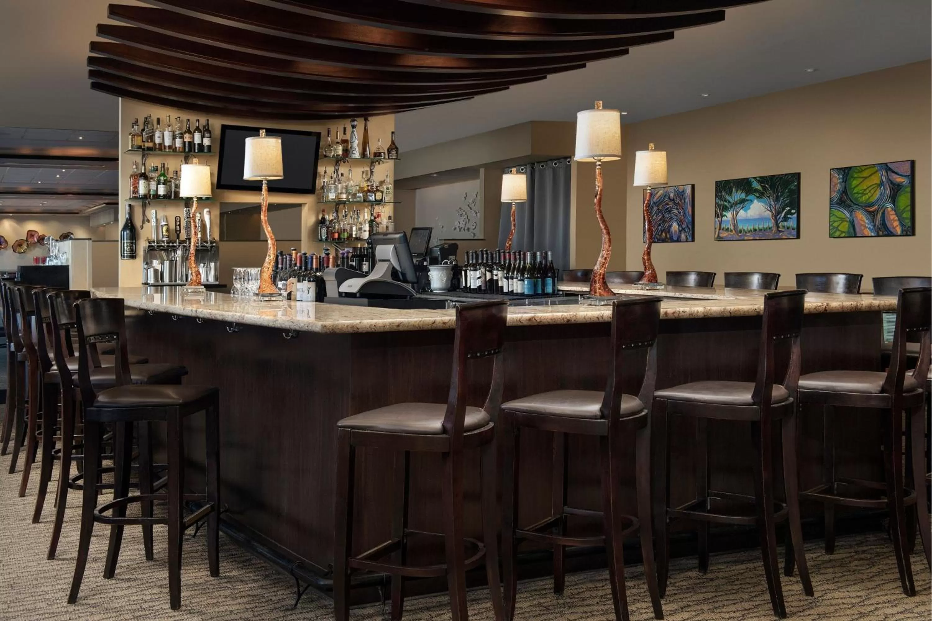 Lounge or bar in The Westin Sacramento Riverfront Hotel & Spa