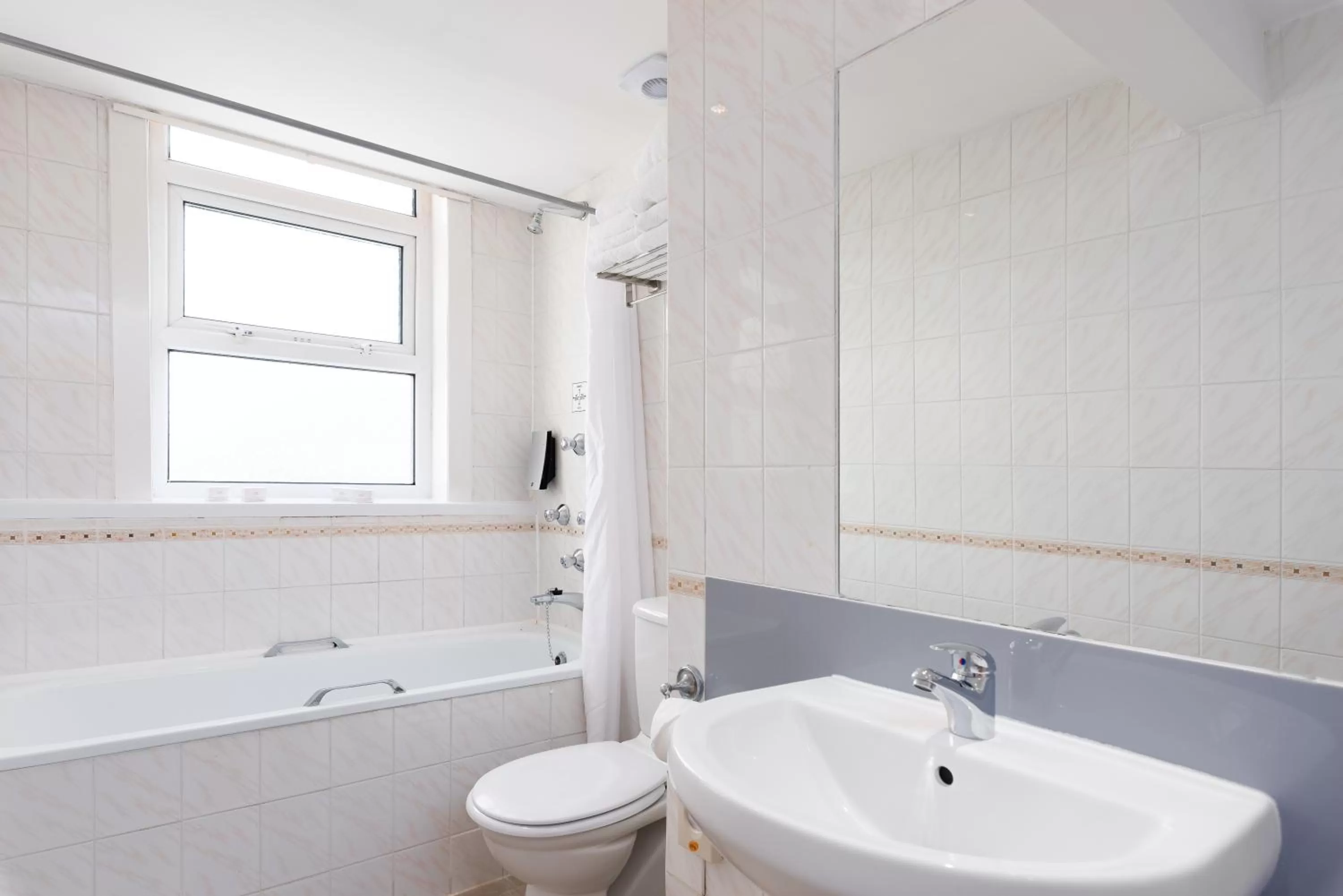 Bathroom in Best Western Carlton Hotel