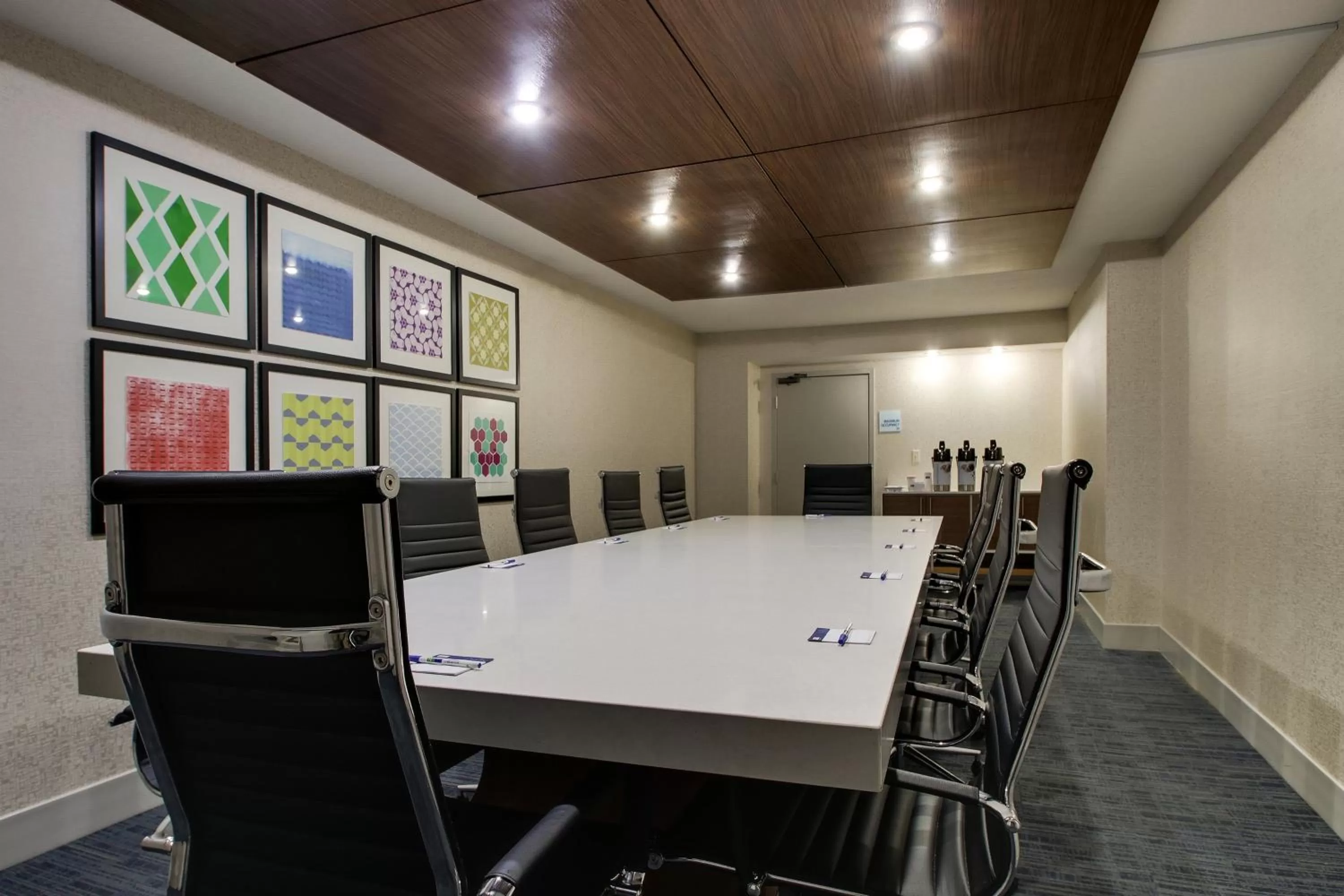 Meeting/conference room in Holiday Inn Express & Suites Wapakoneta by IHG