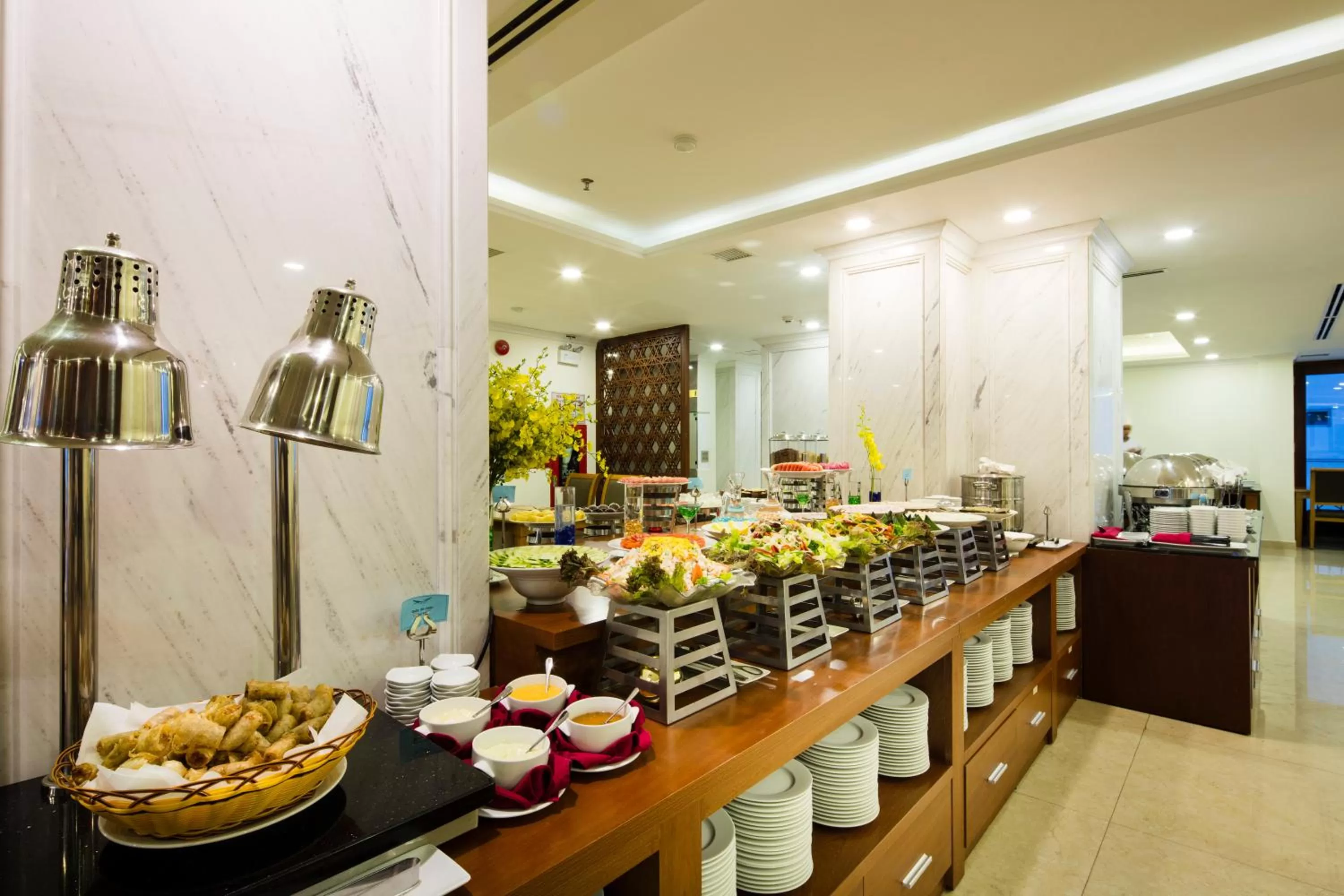 Restaurant/places to eat in Apus Hotel