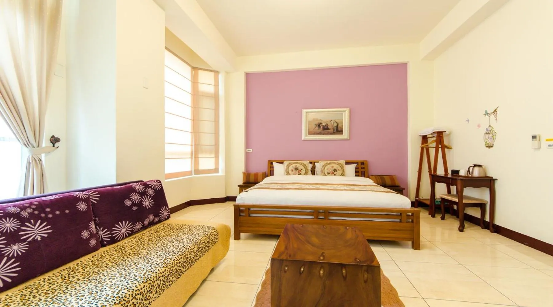 Photo of the whole room, Bed in 相遇民宿Encounter Hostel - 證號 2153-附車位-English welcome