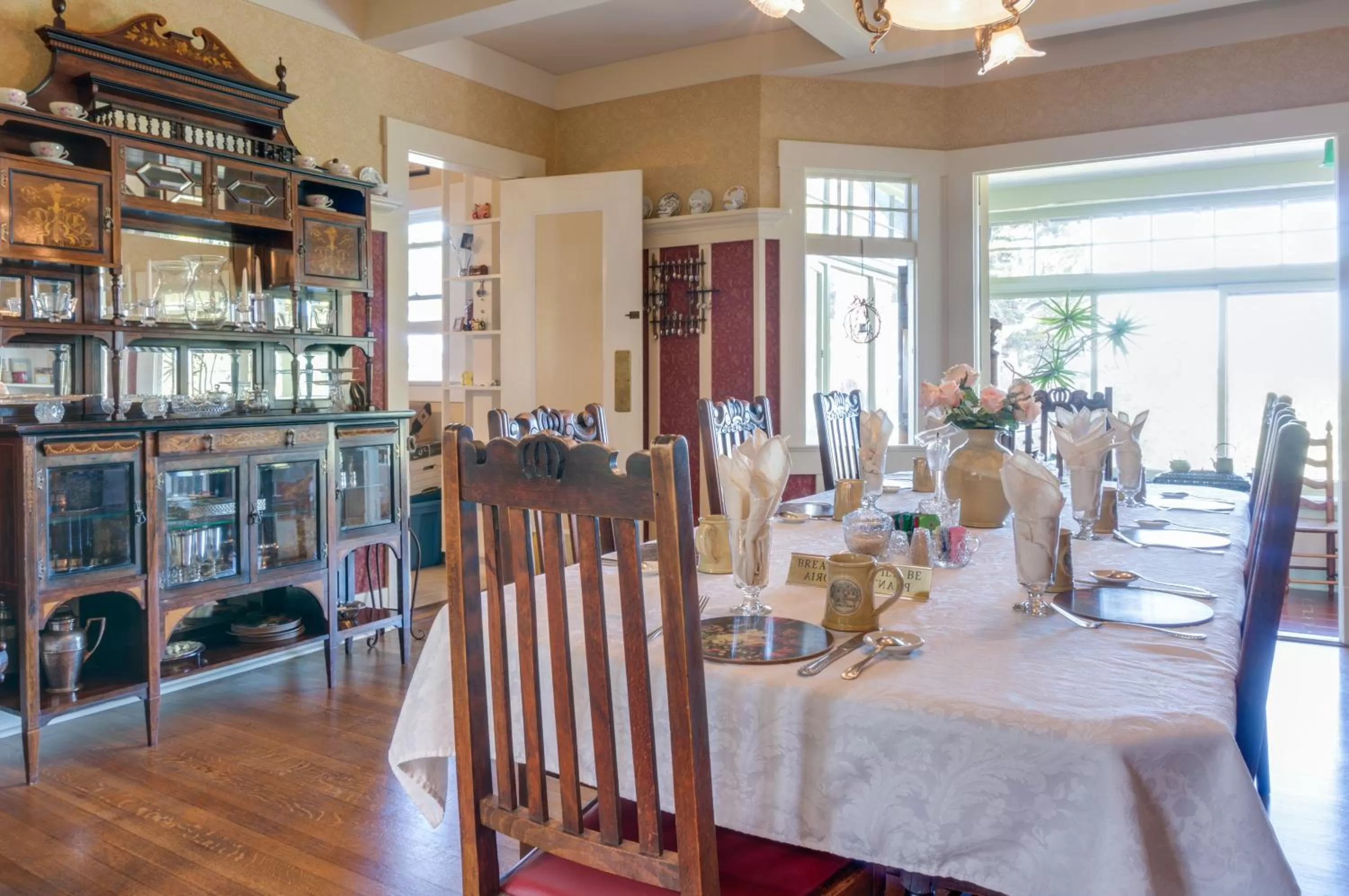 Restaurant/places to eat in The Jabberwock Bed & Breakfast