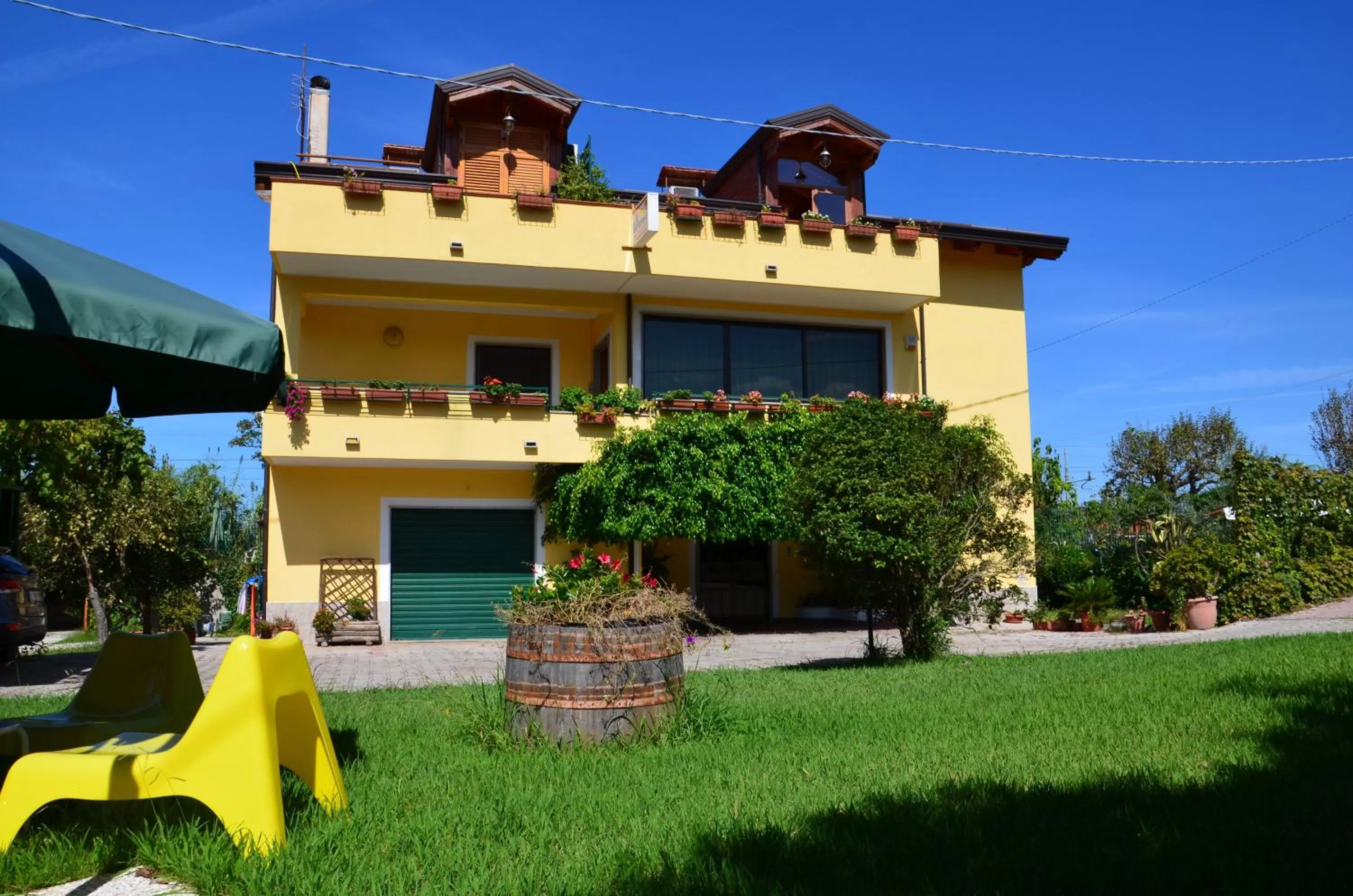 Facade/entrance, Property Building in B&B Il Girasole