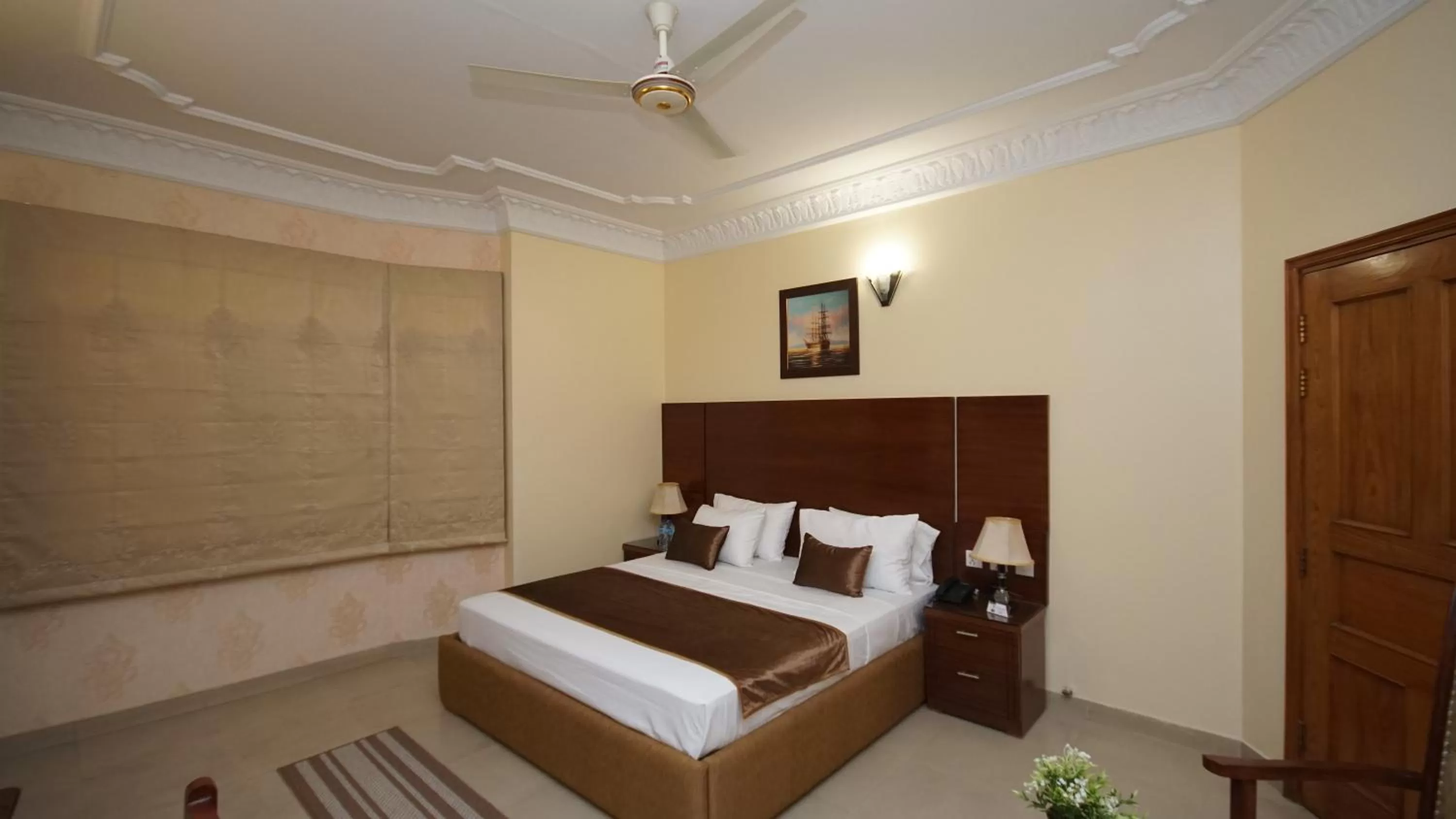 Bed in World Inn Karachi