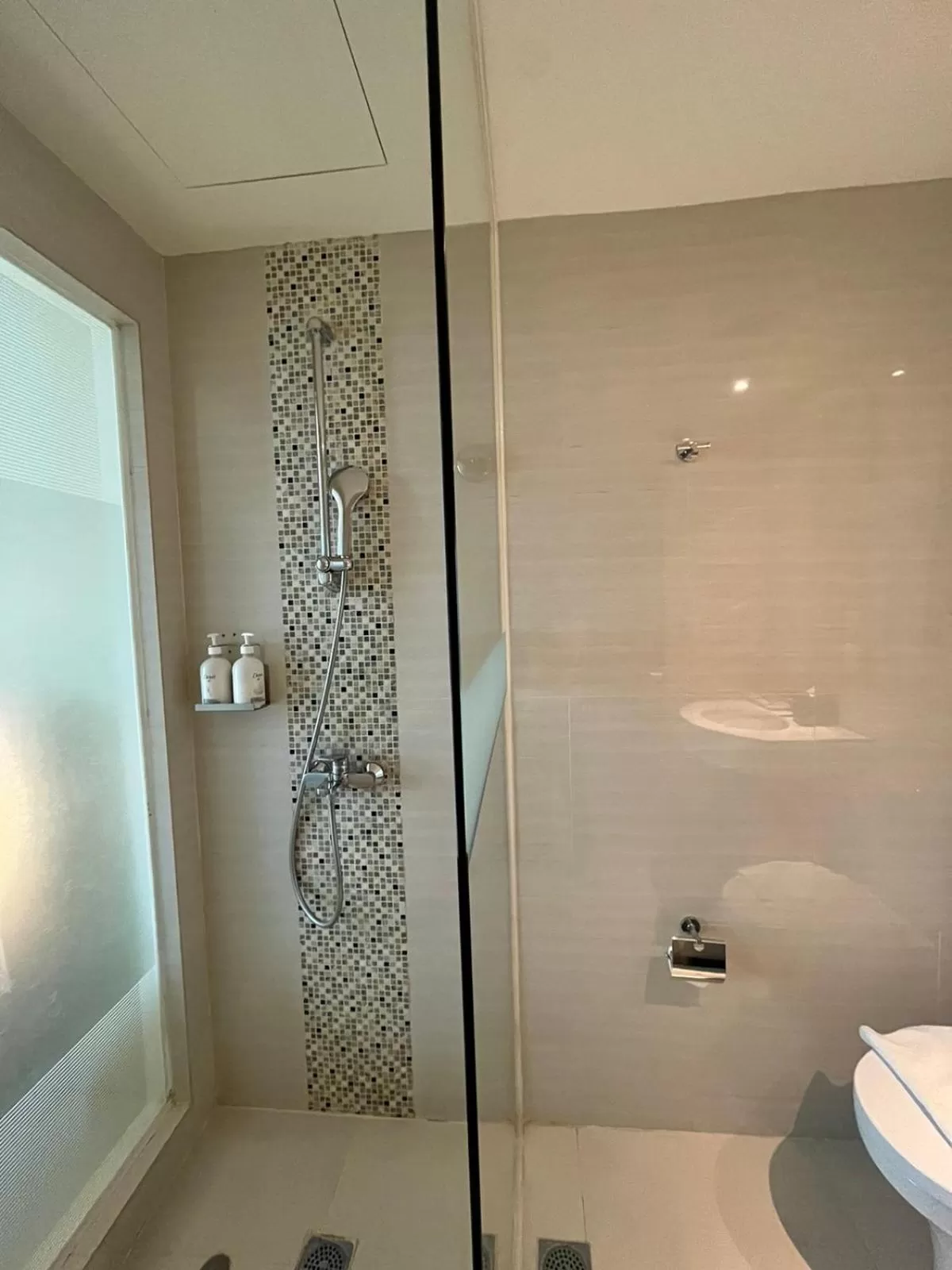 Shower in Holiday Inn Express Jakarta International Expo by IHG