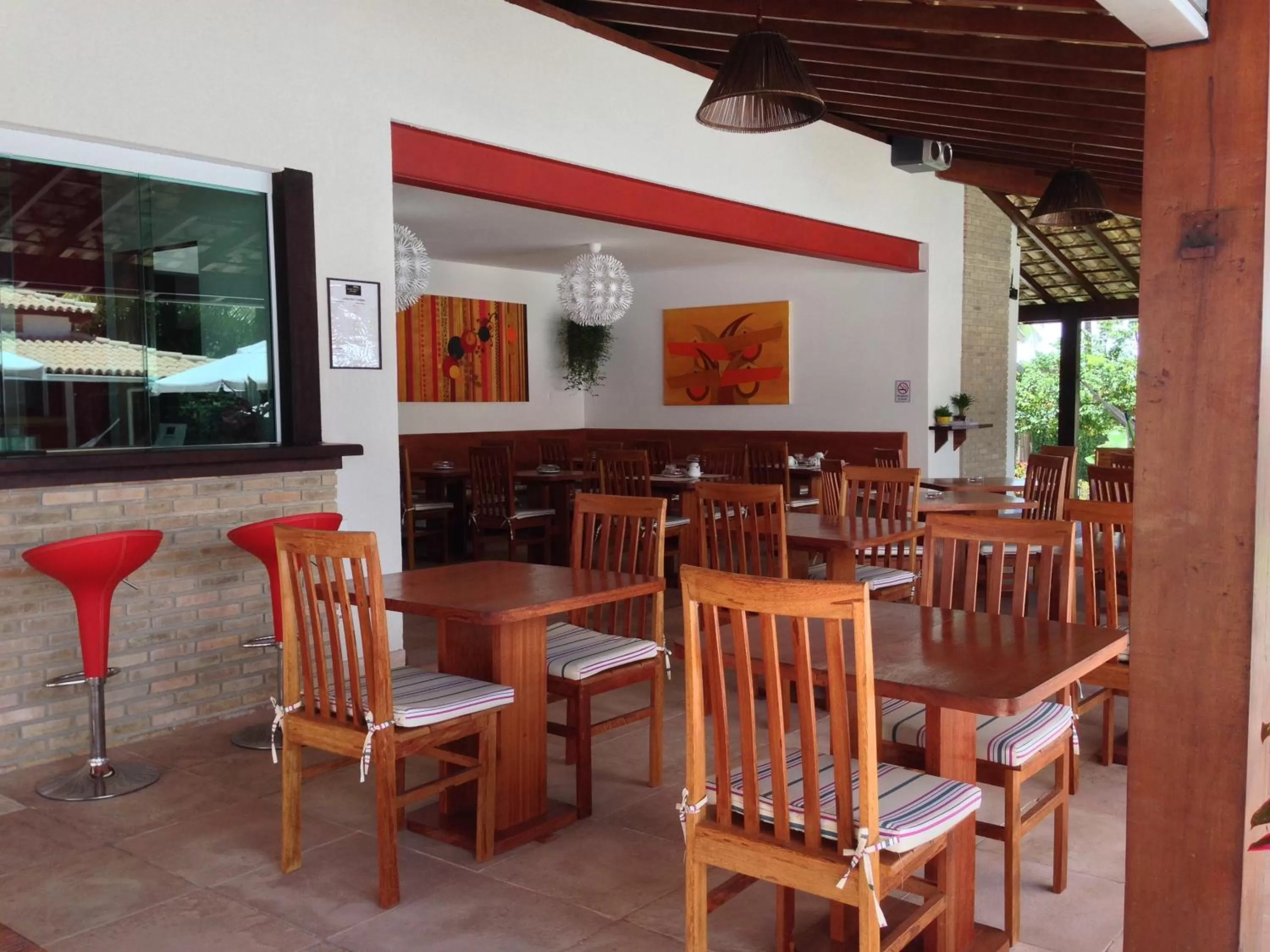 Lounge or bar, Restaurant/Places to Eat in Hotel Pousada Salvador Paradise