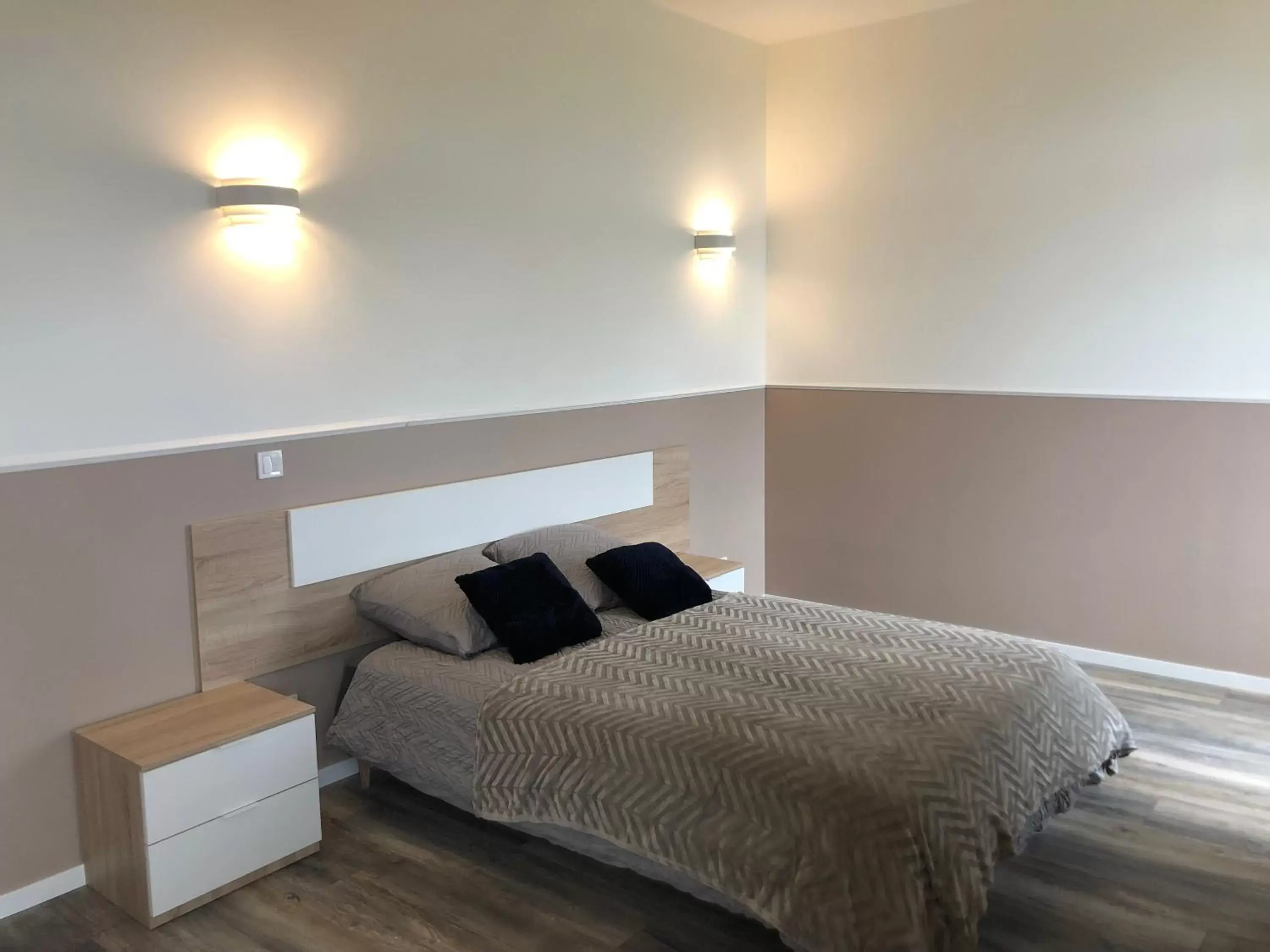 Double Room with Pool View in CHAMBRES D'HOTES DANS DOMAINE DE CHARME A EPERNAY Double Room with Pool View in CHAMBRES D'HOTES DANS DOMAINE DE CHARME A EPERNAY