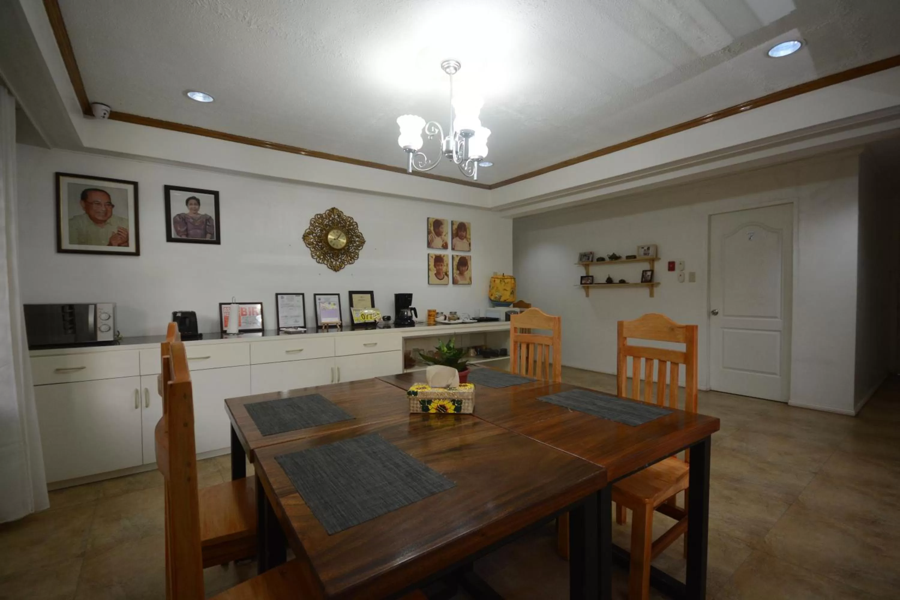 Dining area in Amor's Place