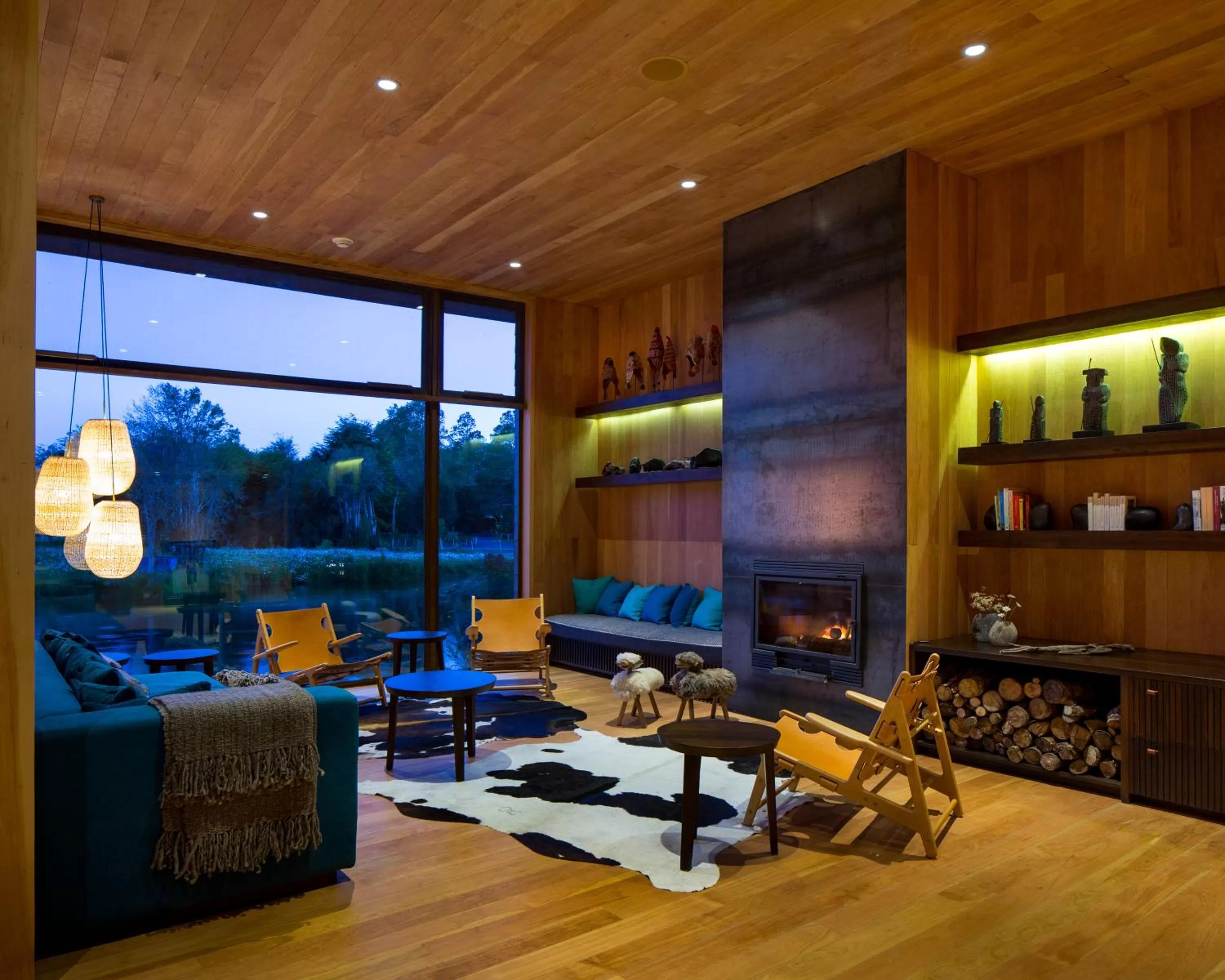 Library in andBeyond Vira Vira