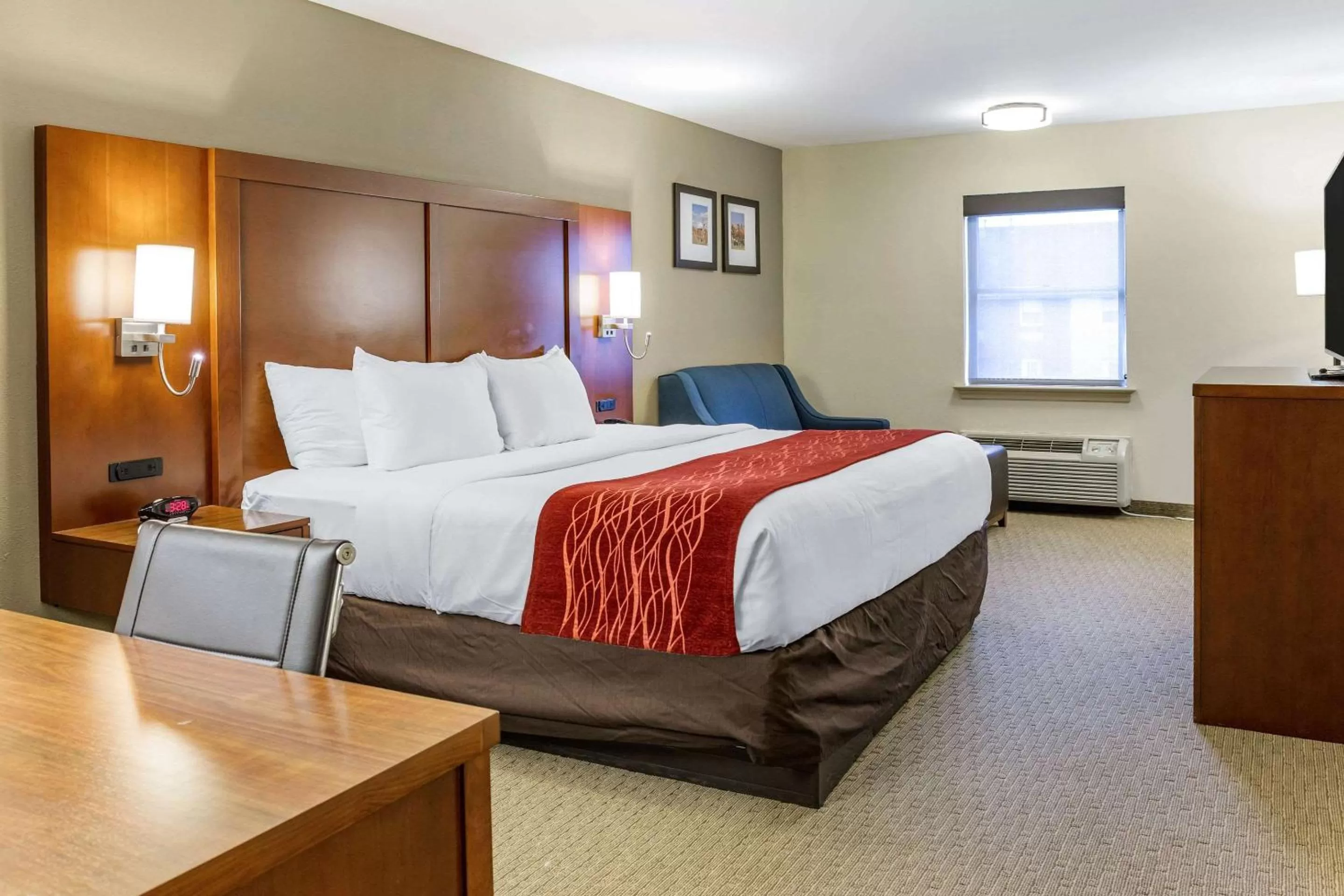 Bed in Comfort Inn Lancaster at Rockvale