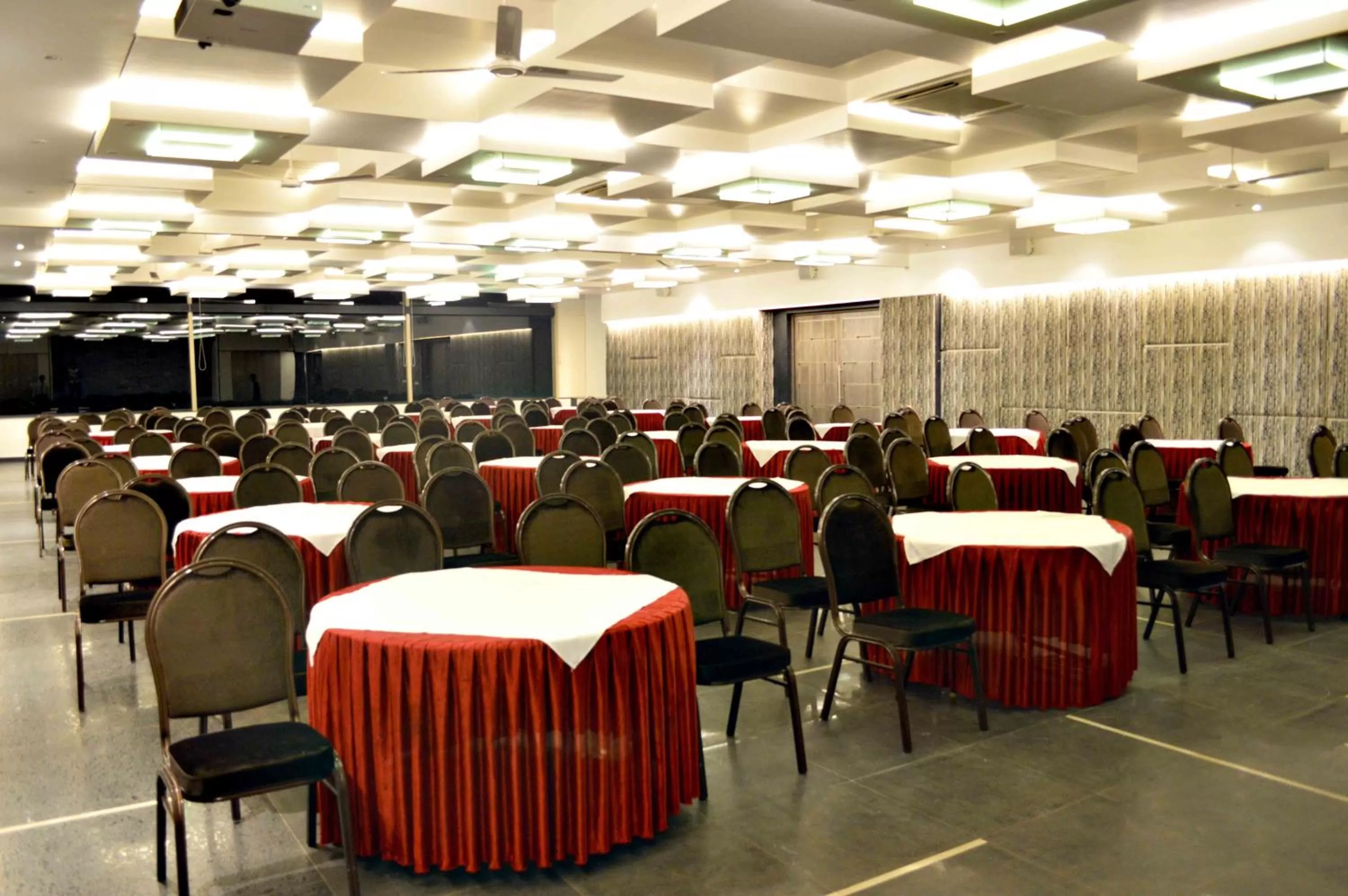 Banquet/Function facilities in Malligi,Hampi