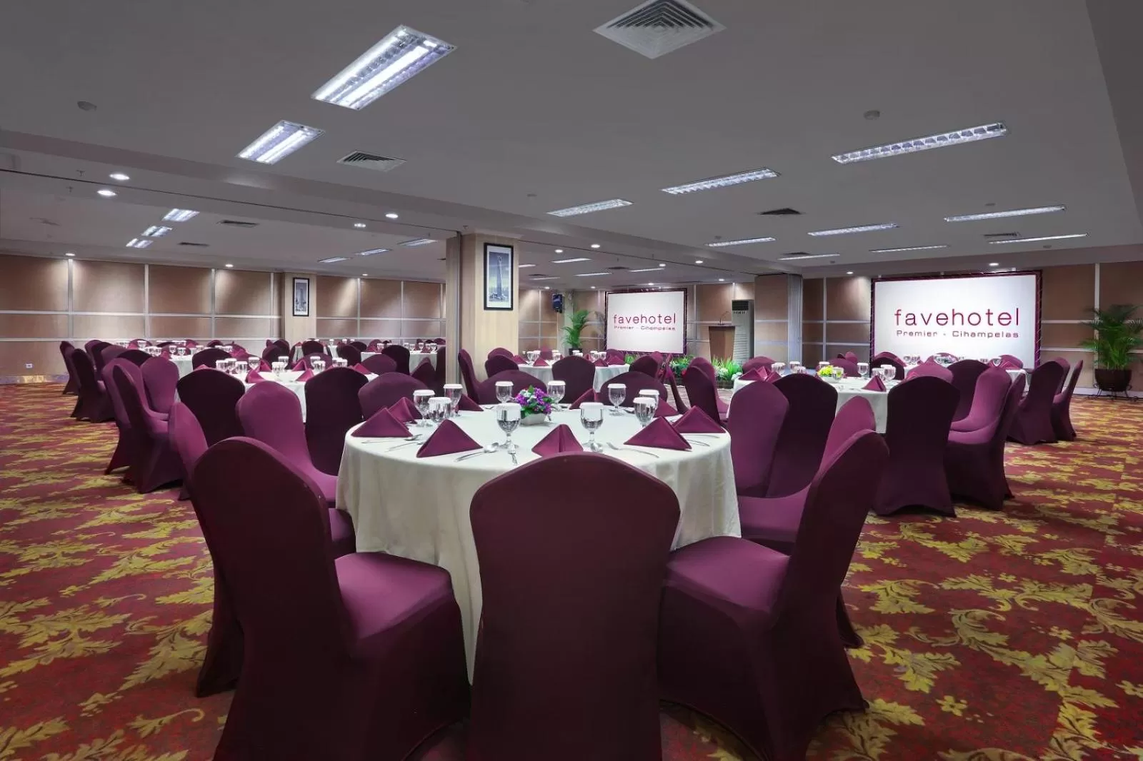 Banquet/Function facilities in favehotel Premier Cihampelas