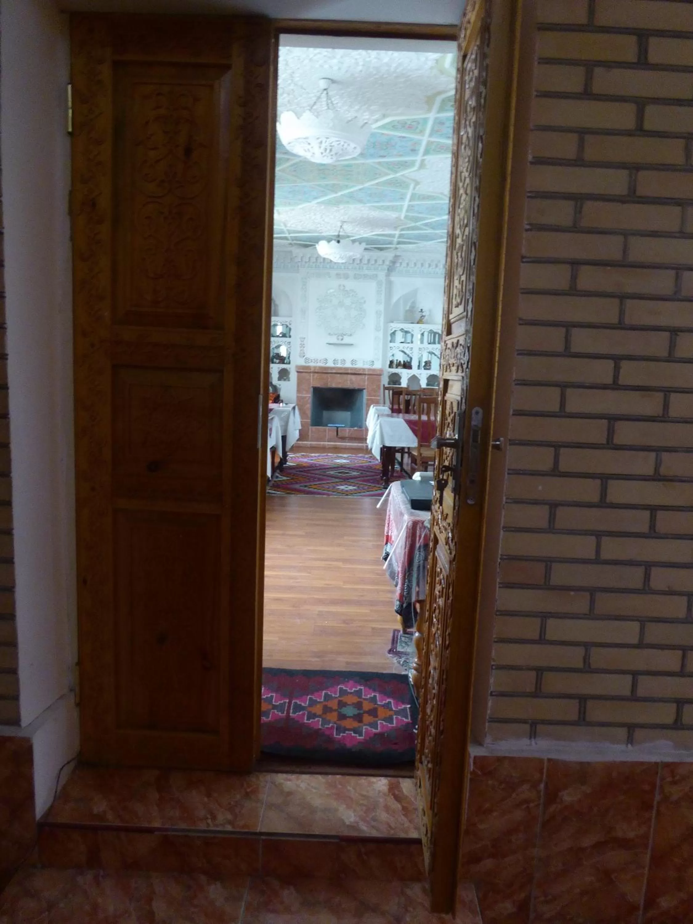 Restaurant/places to eat in Guest House Marokand