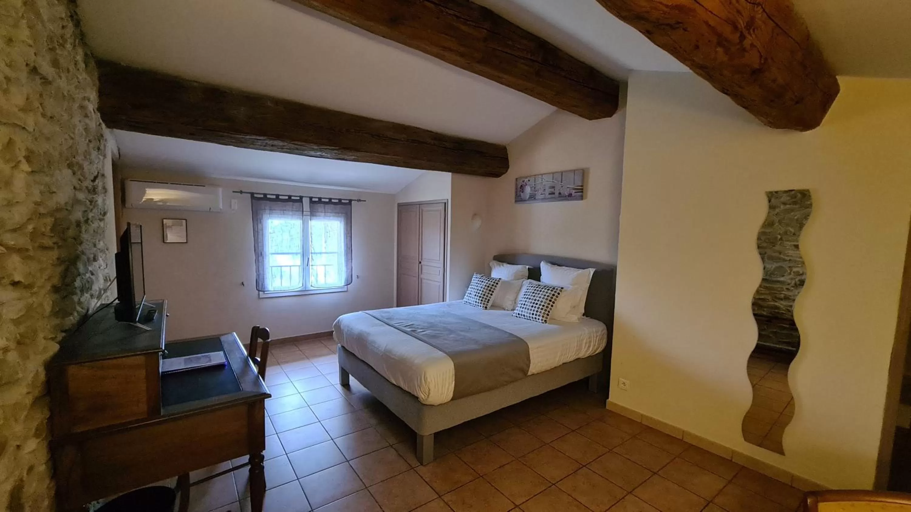 Deluxe Double Room in La Bastide Saint Bach