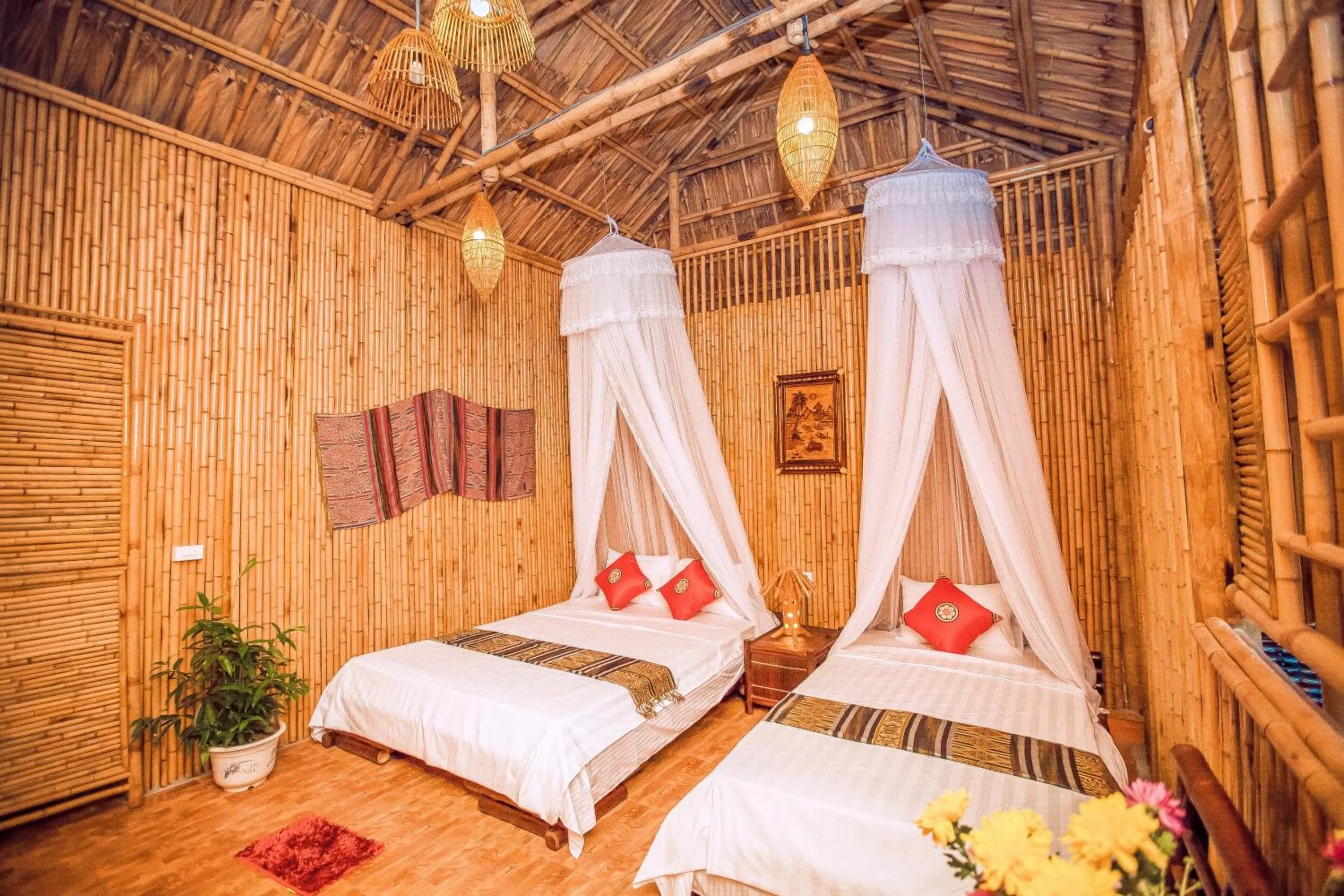 Photo of the whole room, Bed in Tam Coc Rice Fields Resort