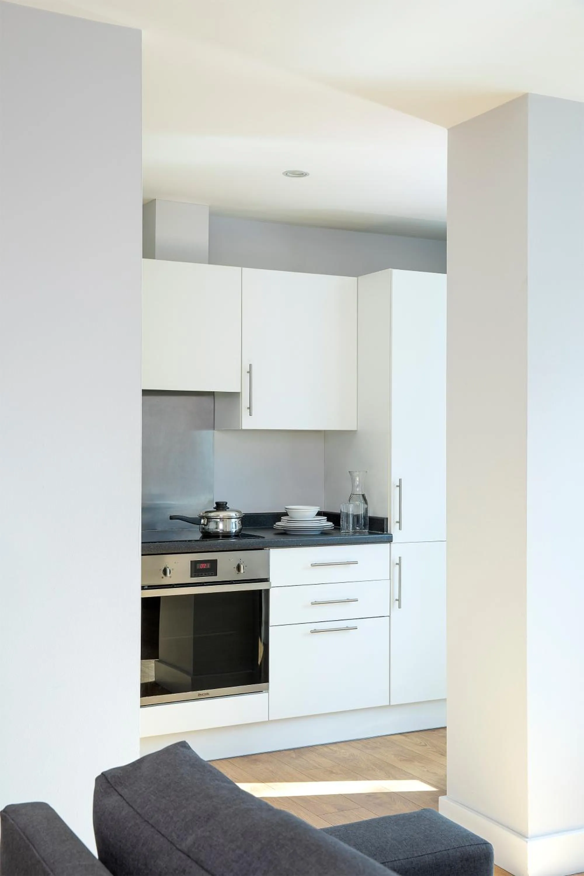 Kitchen or kitchenette in HQ Aparthotel Farnborough