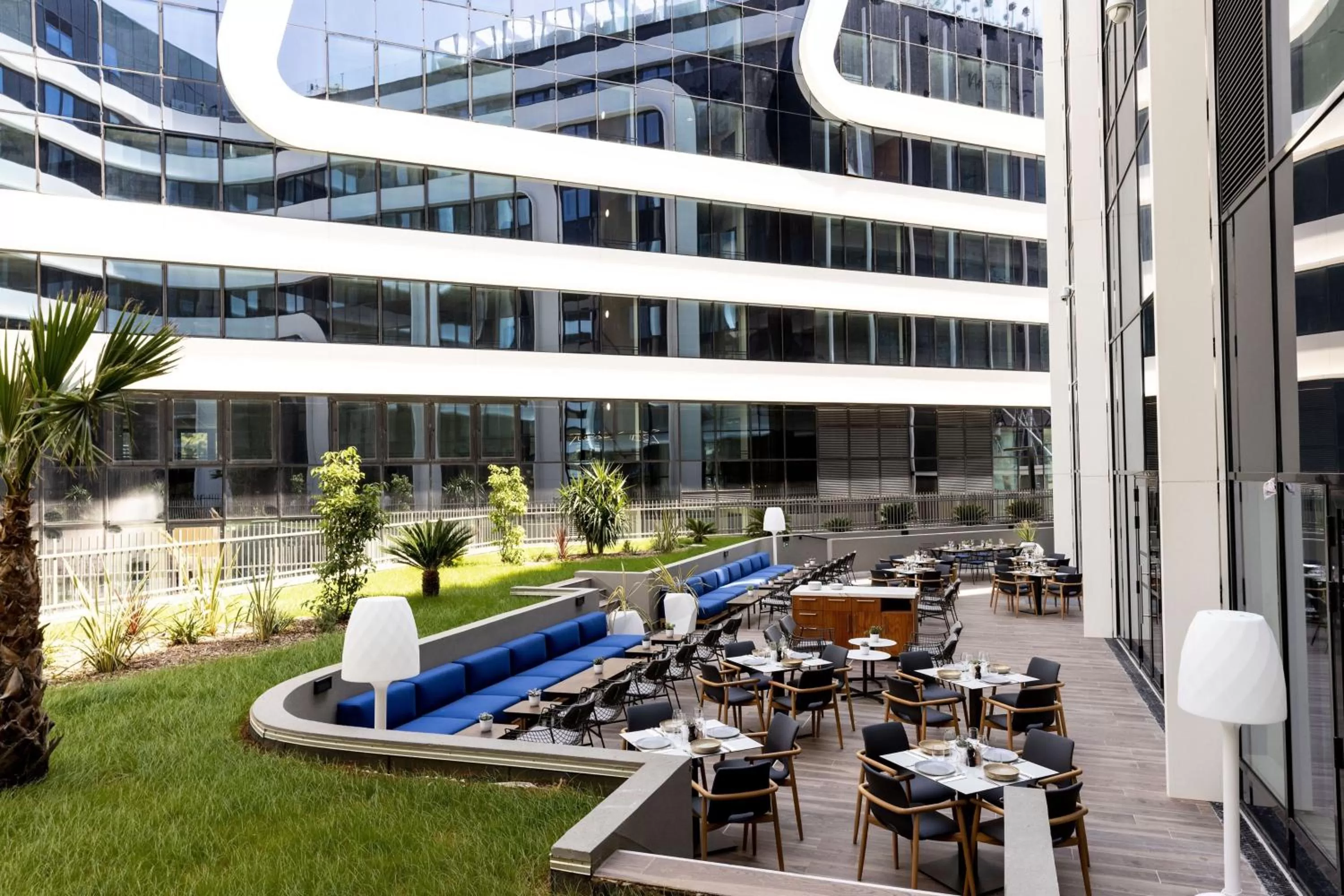 Restaurant/places to eat in Sheraton Nice