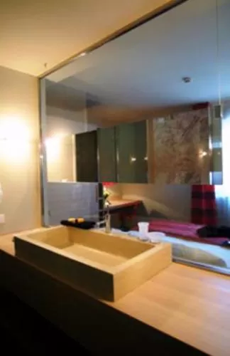 Bathroom in El Homs Palace Hotel