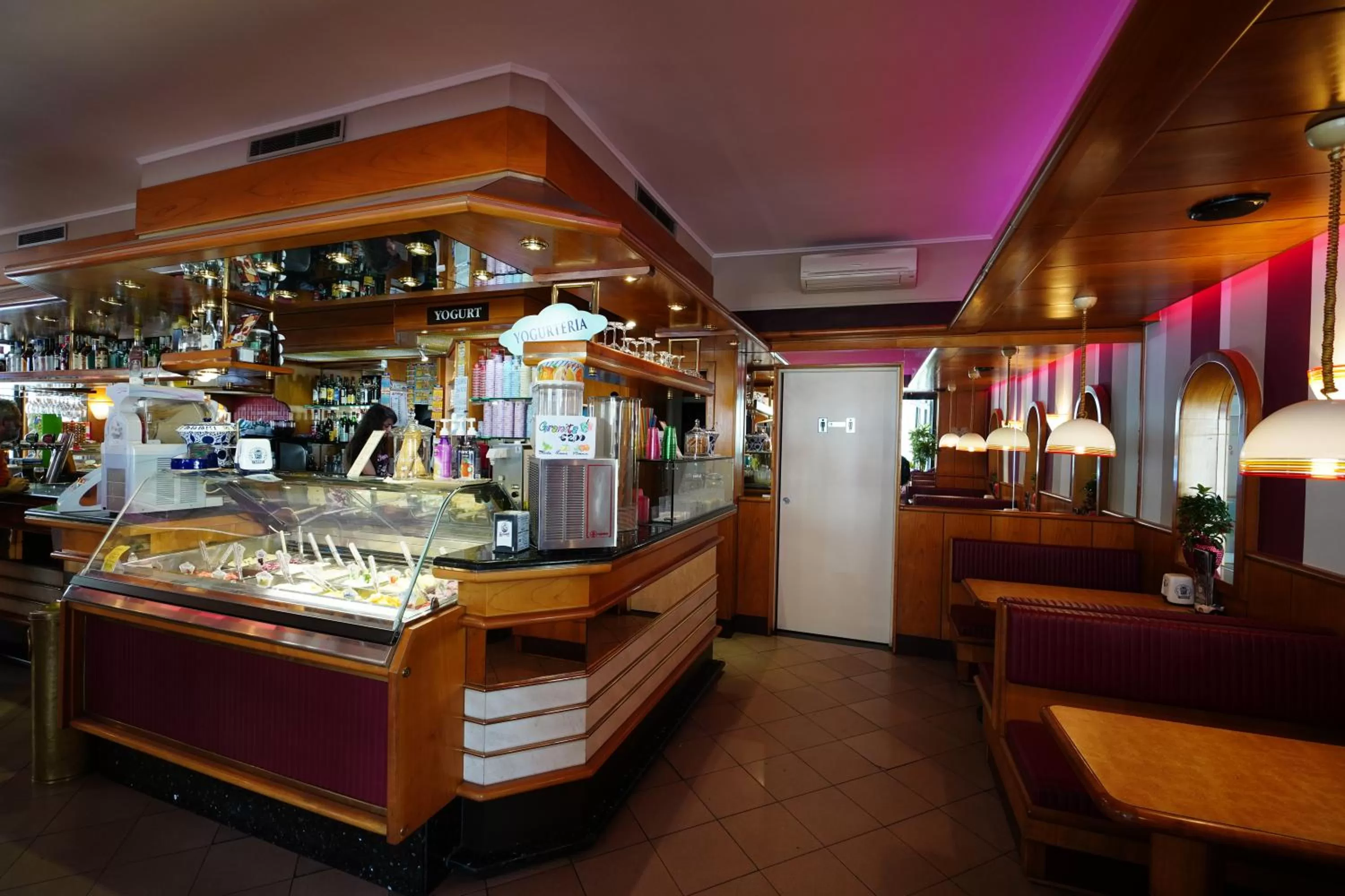 Restaurant/Places to Eat in Hotel Mediavalle