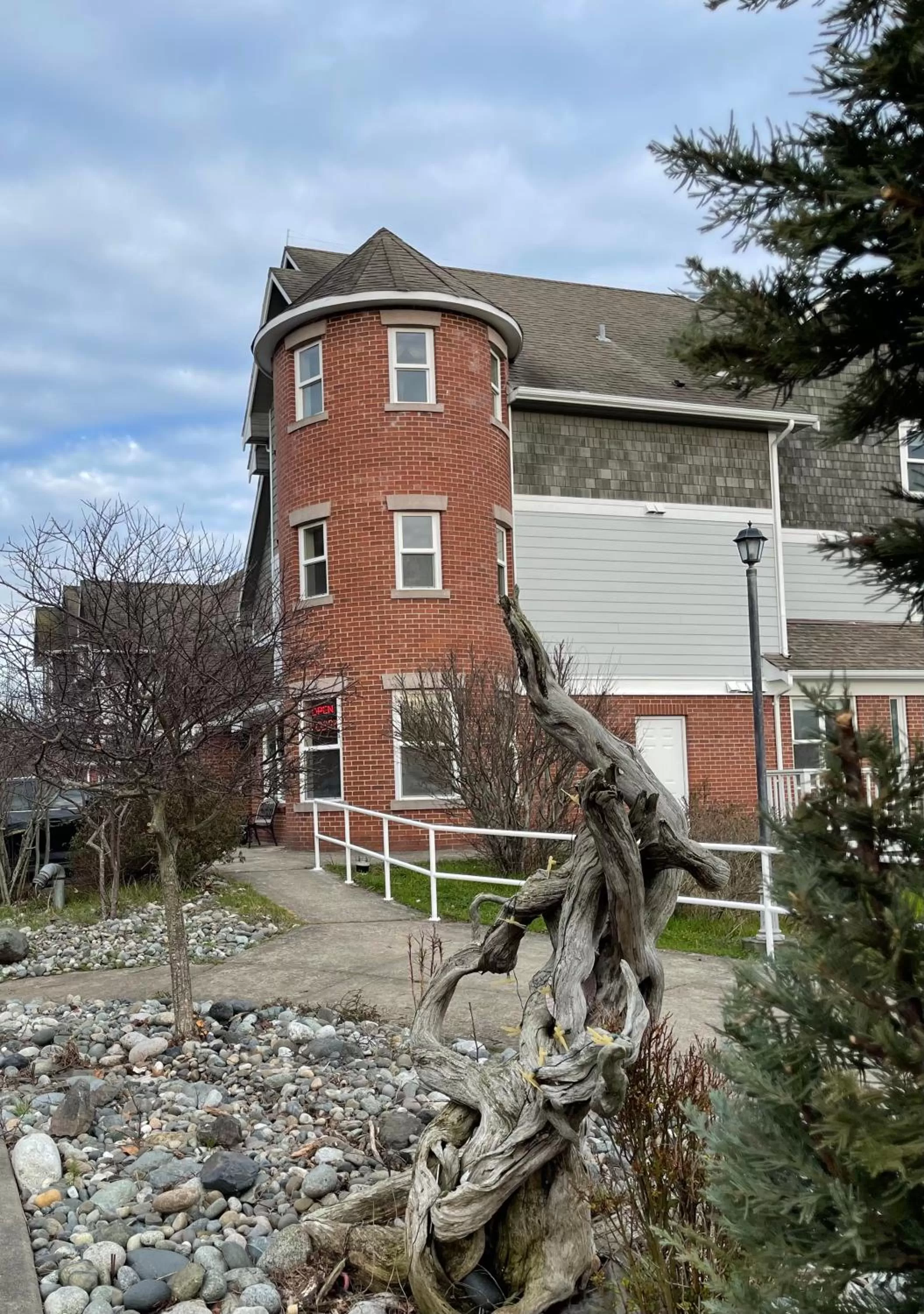 Property building in Tides Inn & Suites