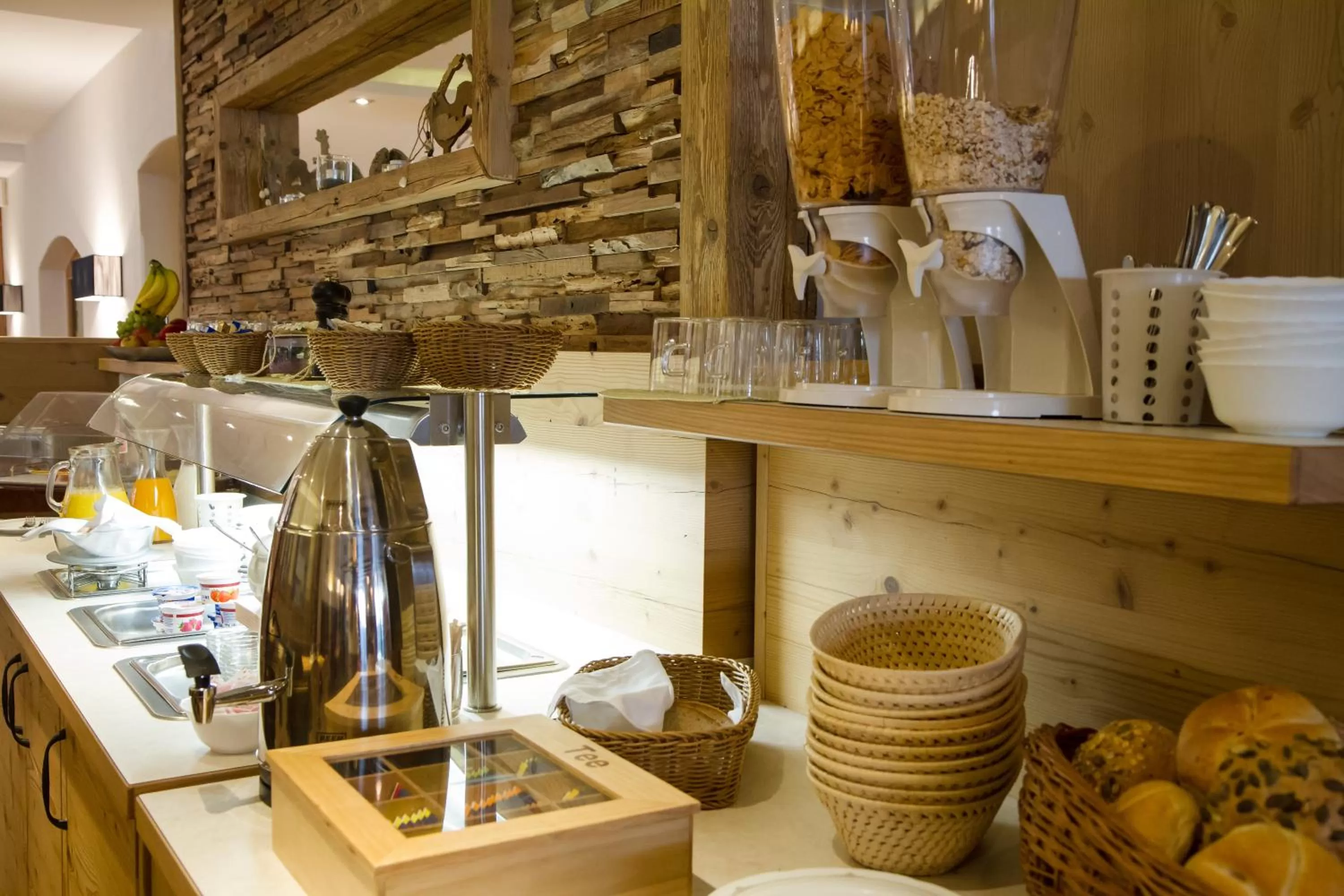 Breakfast, Kitchen/Kitchenette in Hotel-Gasthof Blaue Traube e.K.