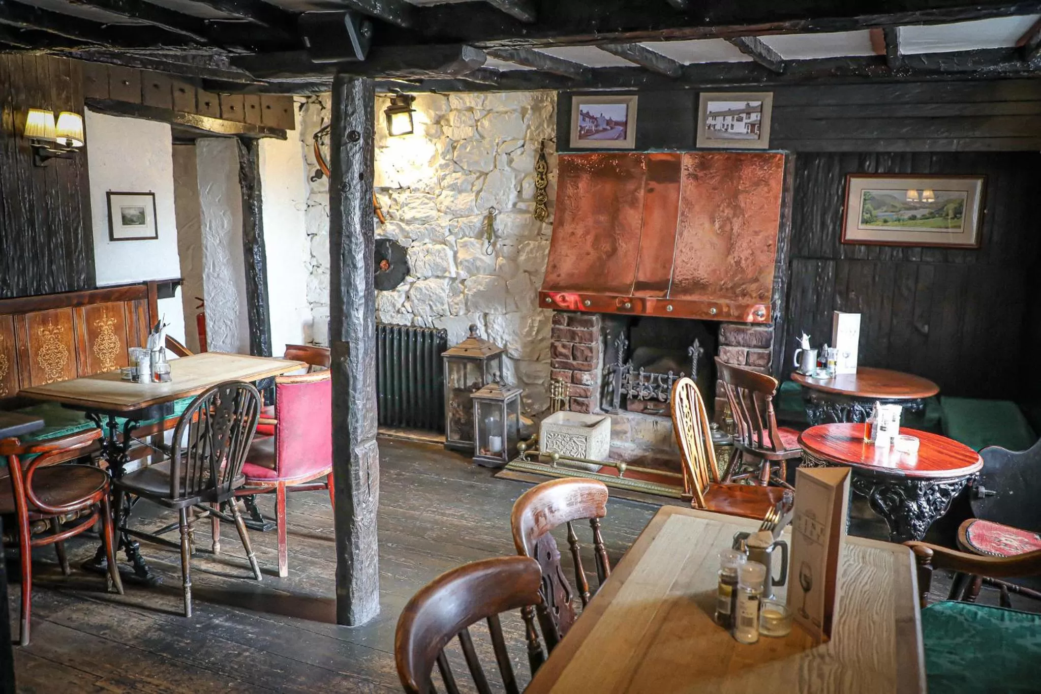 Lounge or bar in Queens Head Inn, Tirril
