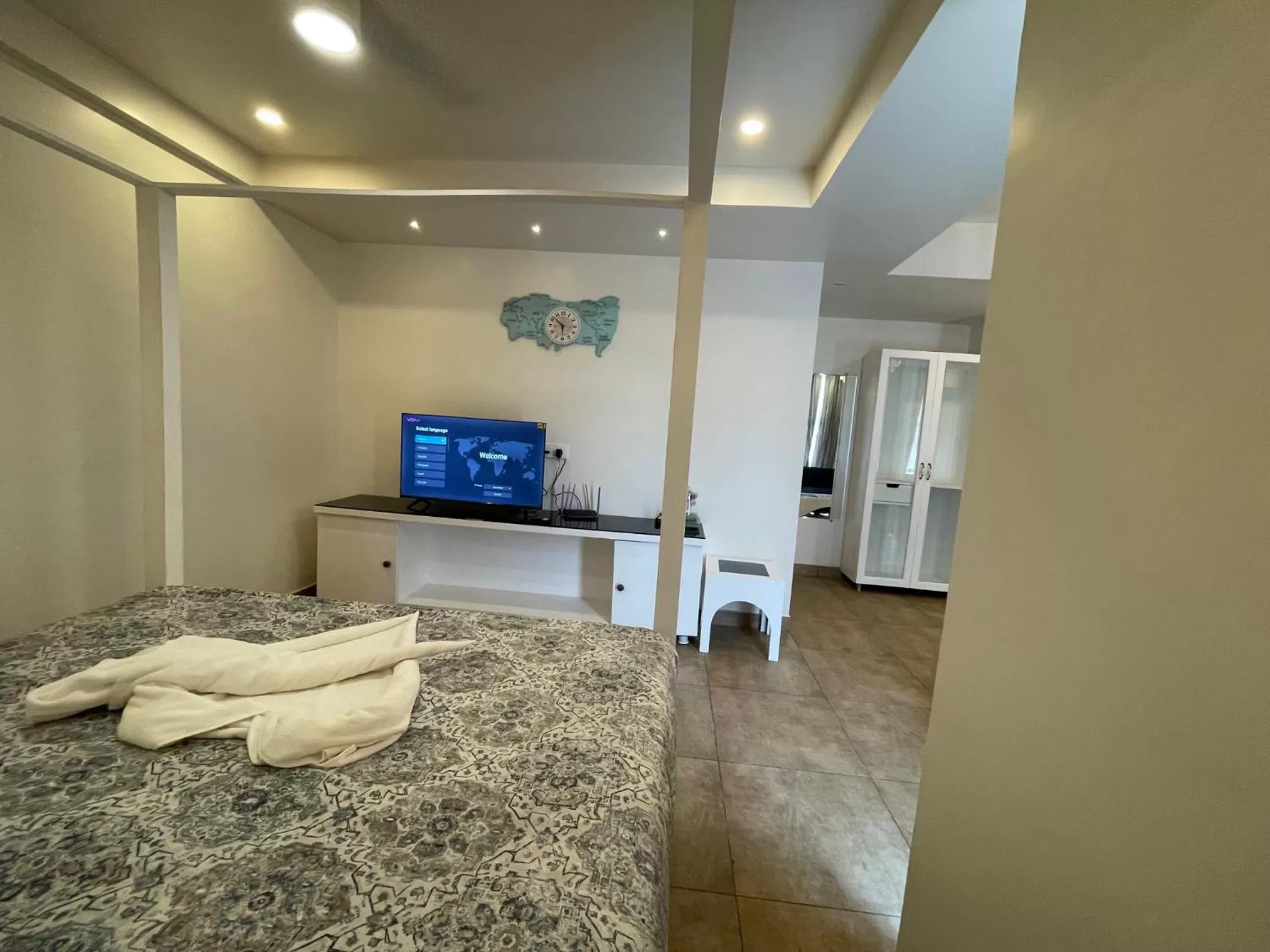 TV and multimedia, TV/Entertainment Center in Pajaros Blu