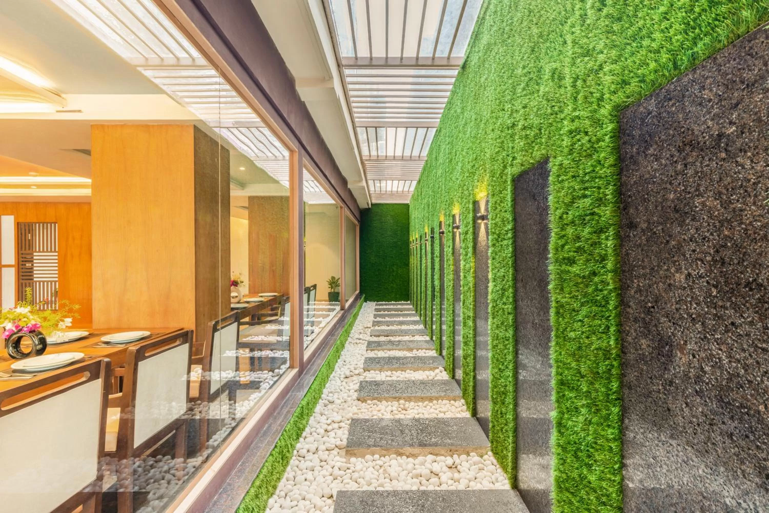 Restaurant/places to eat in Seasons A Boutique Hotel