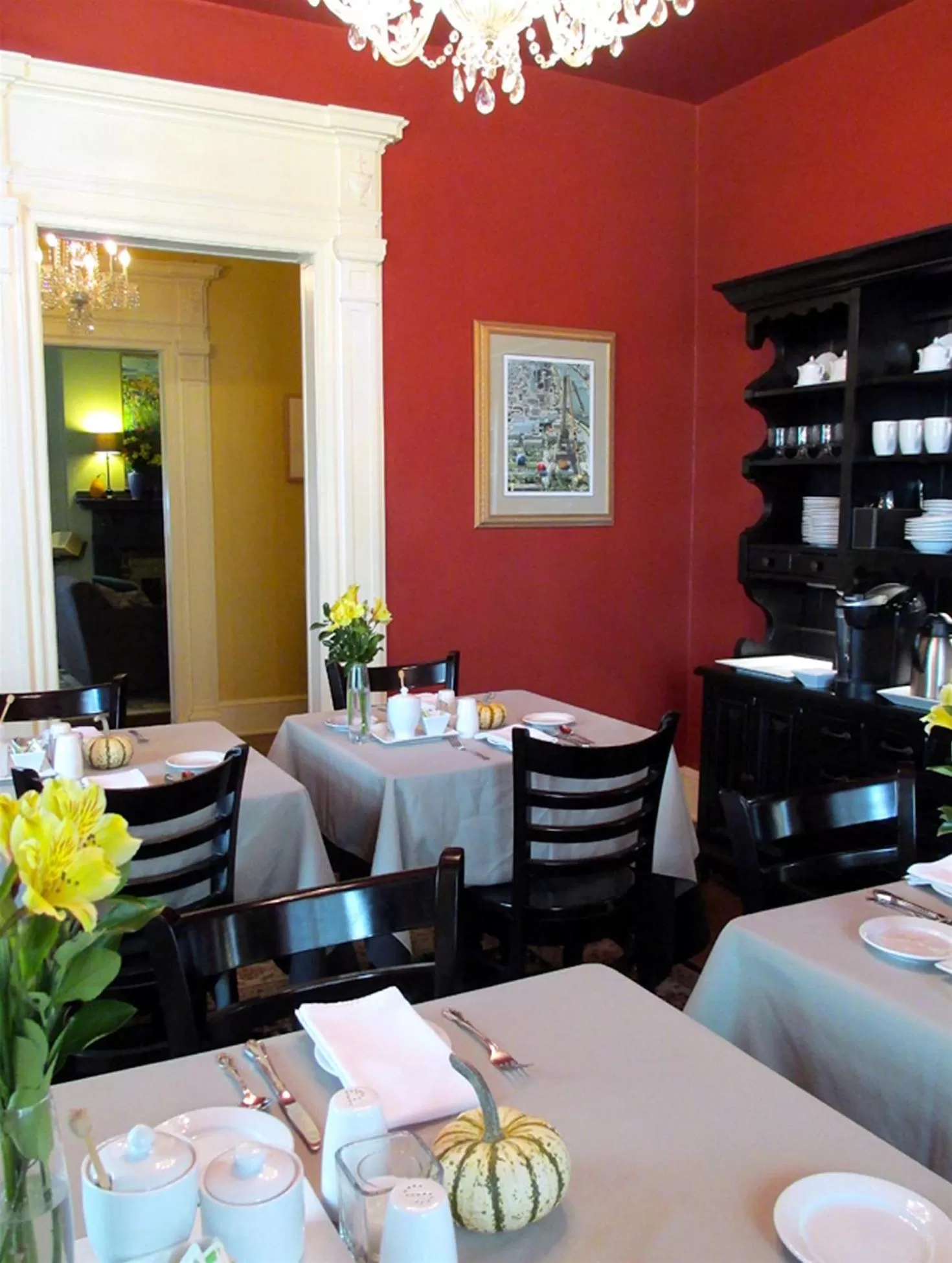 Coffee/tea facilities, Restaurant/Places to Eat in The Lancaster Bed and Breakfast