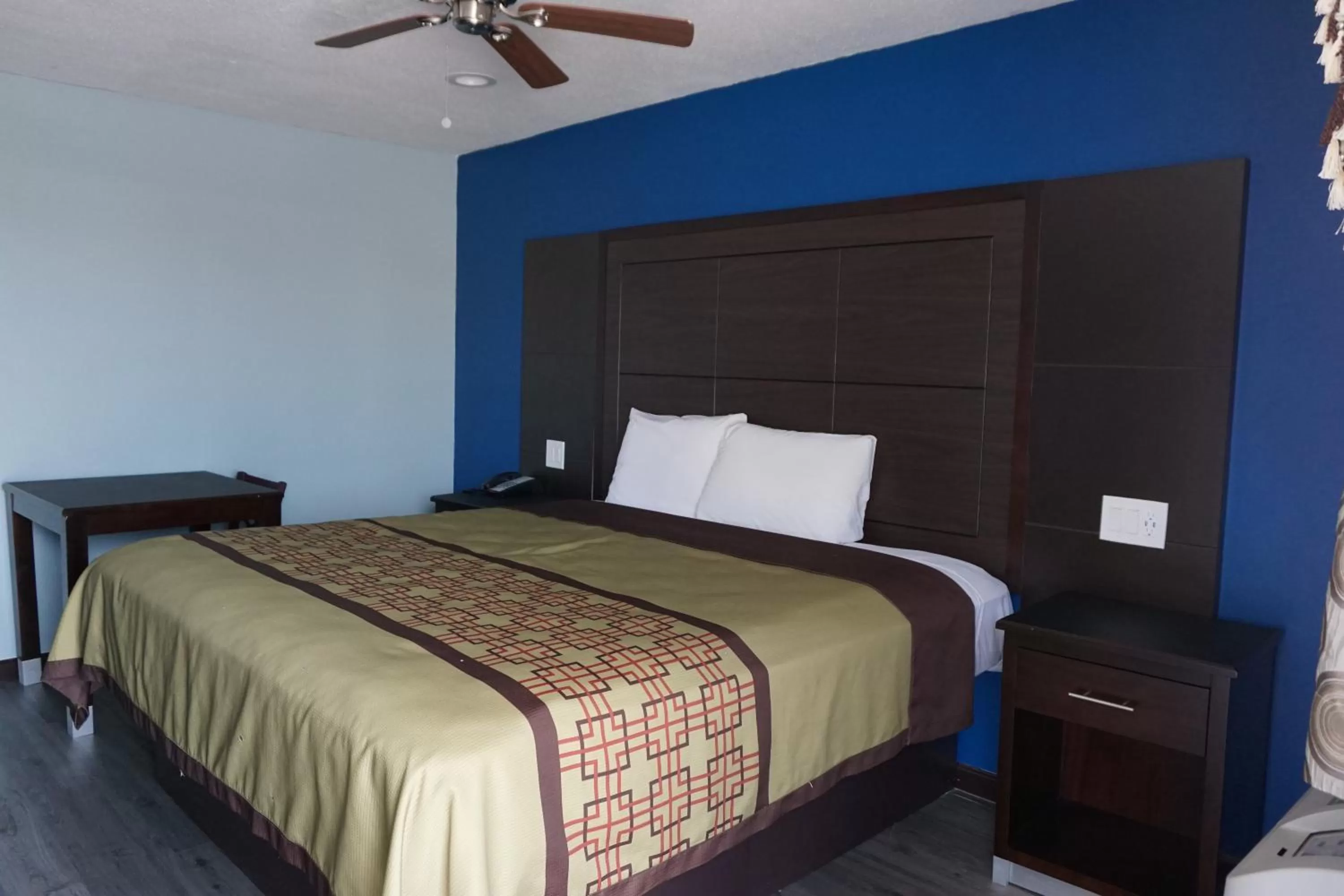 Photo of the whole room in Star Light Inn