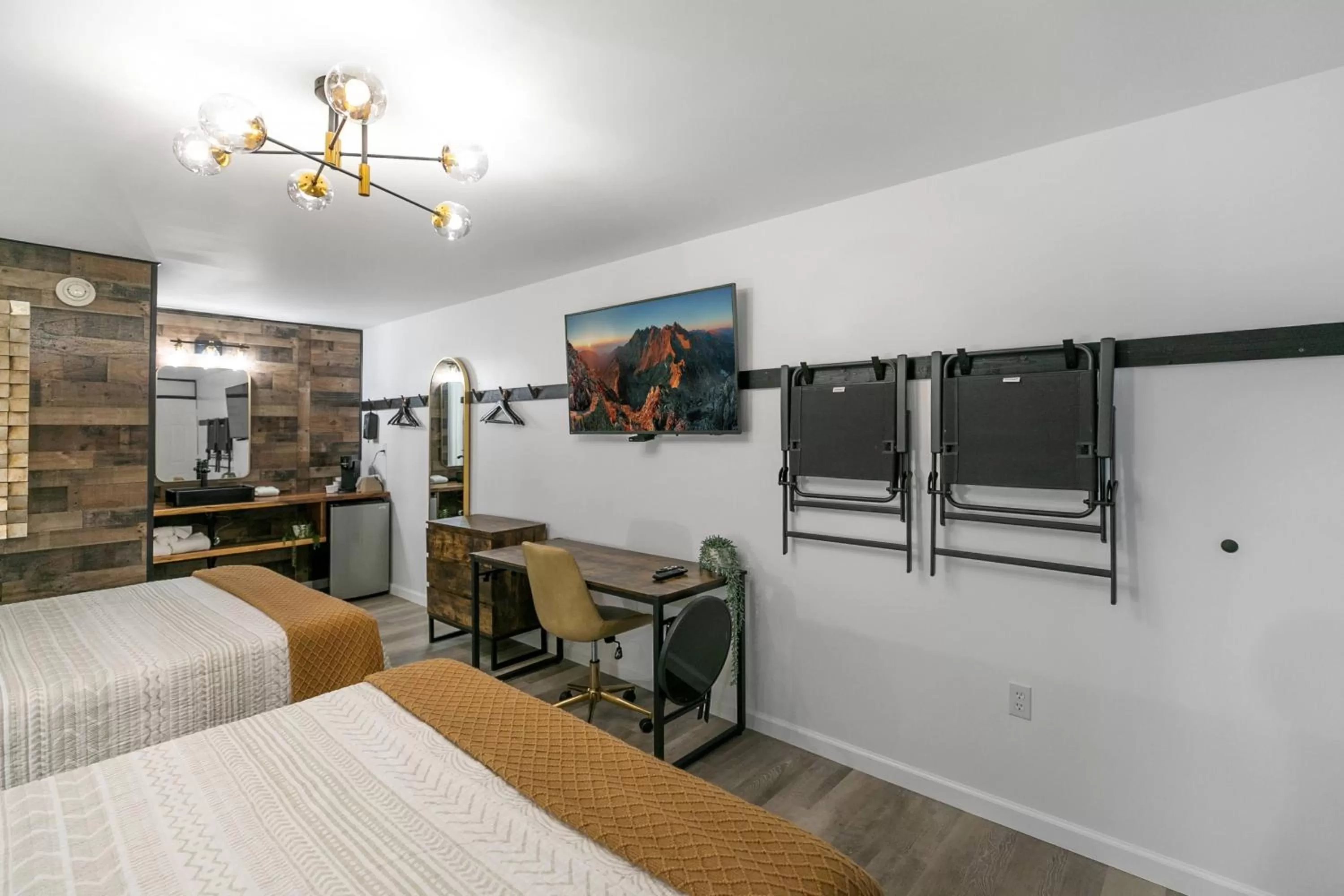 hair dresser, Bed in Candlewick Inn and Suites