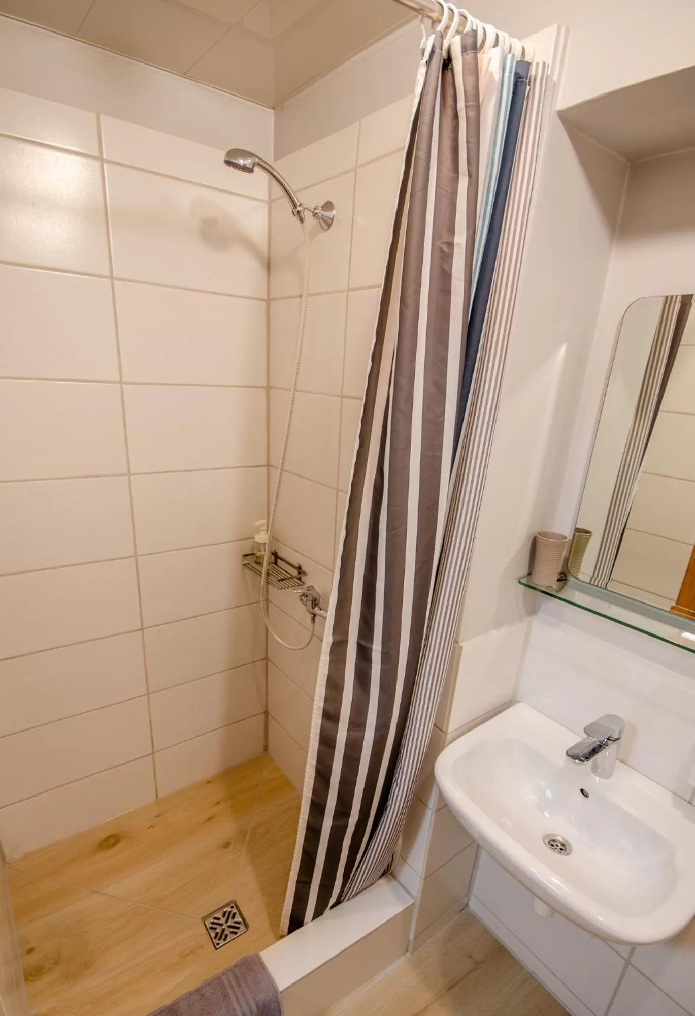 Shower, Bathroom in Veldzes Nams
