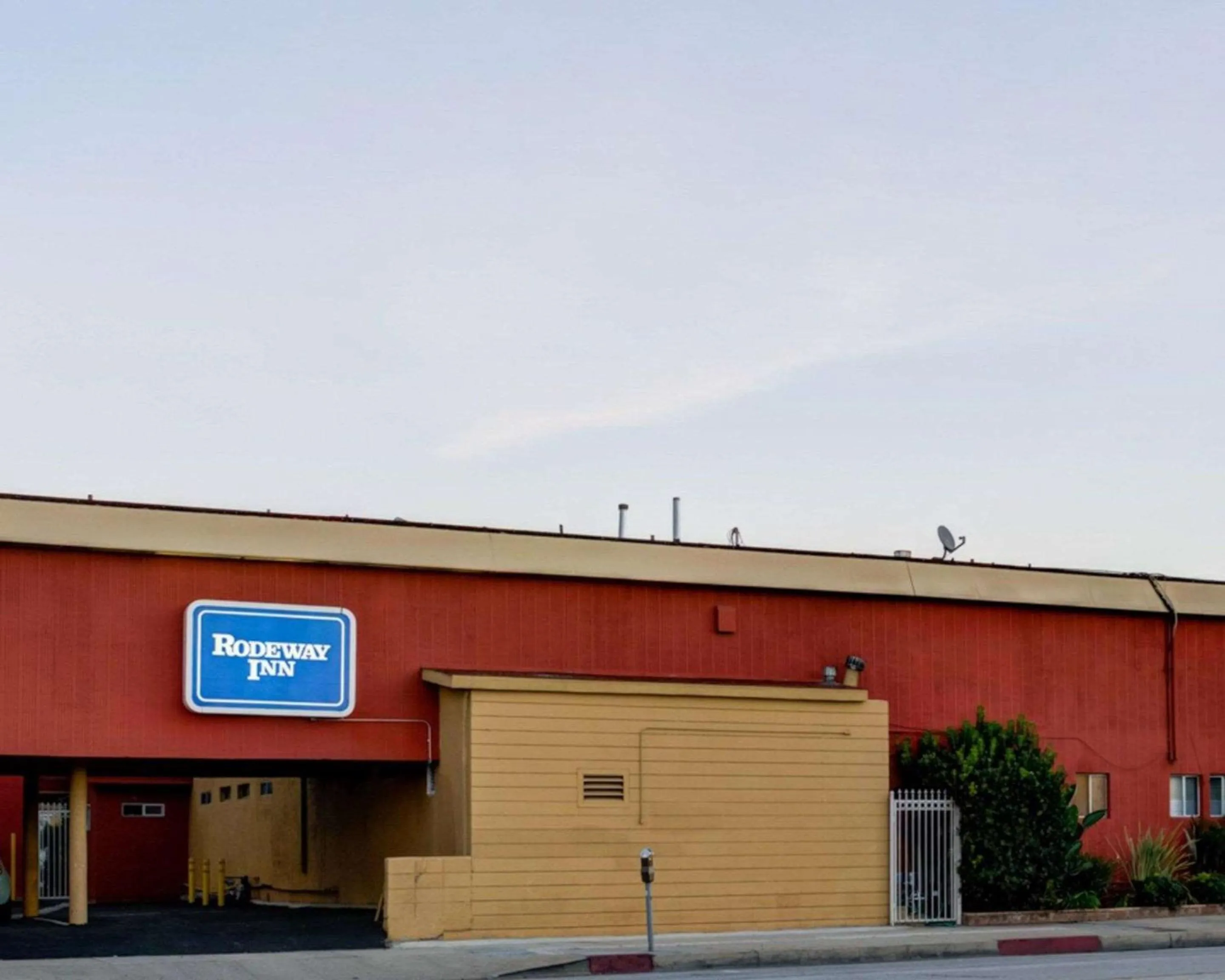 Property building in Rodeway Inn near Venice Beach
