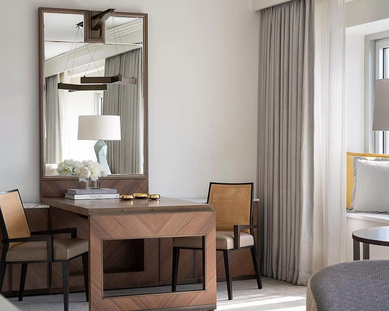 Dining area in Four Seasons Chicago