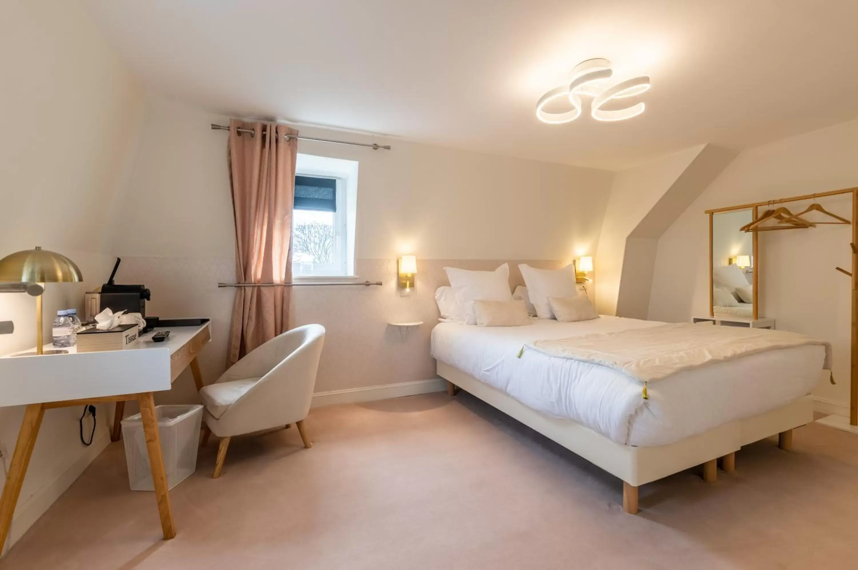 Double Room in Hôtel Échappée en Baie - Parking privé gratuit Double Room in Hôtel Échappée en Baie - Parking privé gratuit