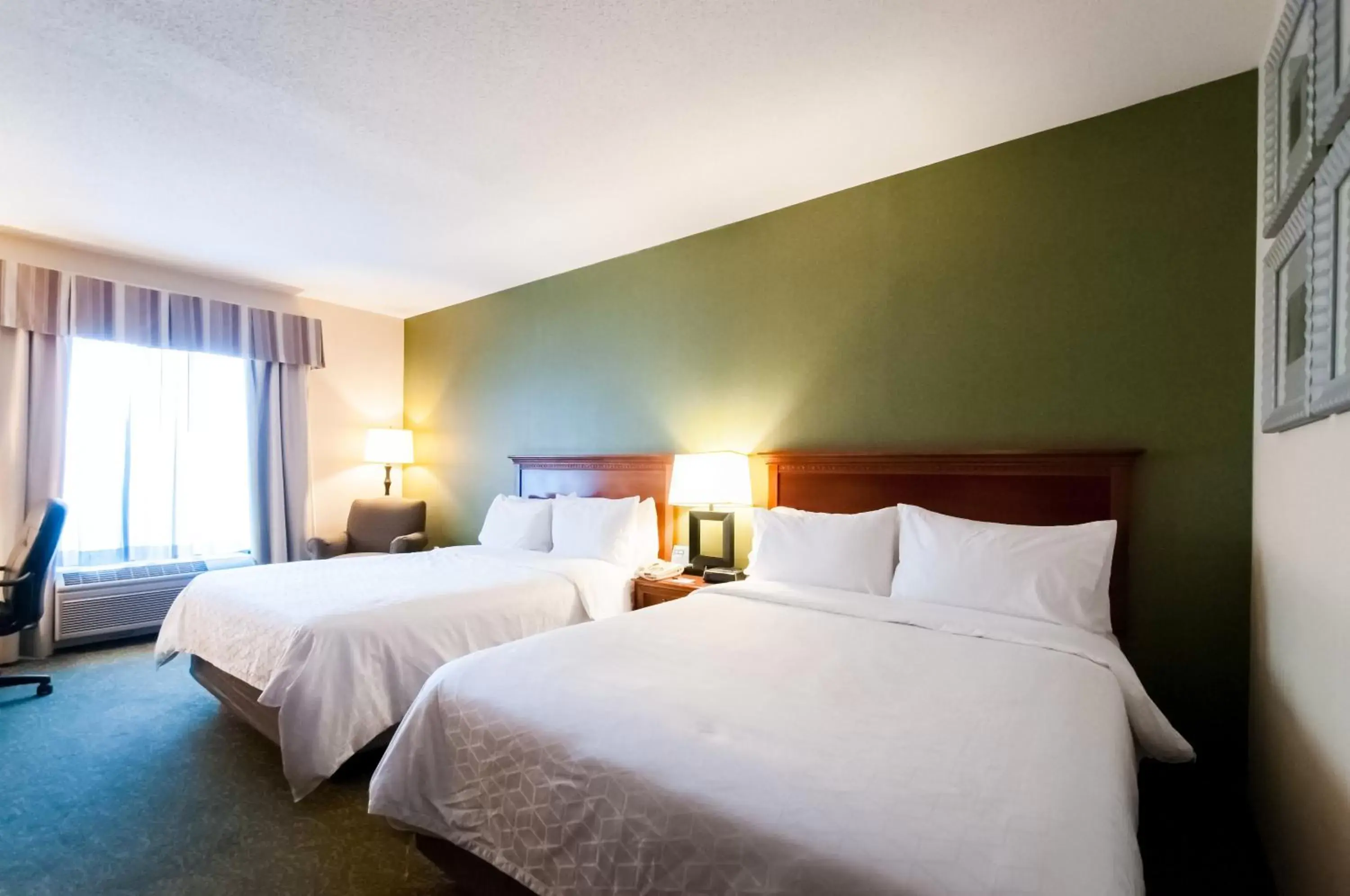 Queen Room with Two Queen Beds - Mobility Access Tub/Non-Smoking in Holiday Inn Express Hotel & Suites Hagerstown by IHG Queen Room with Two Queen Beds - Mobility Access Tub/Non-Smoking in Holiday Inn Express Hotel & Suites Hagerstown by IHG