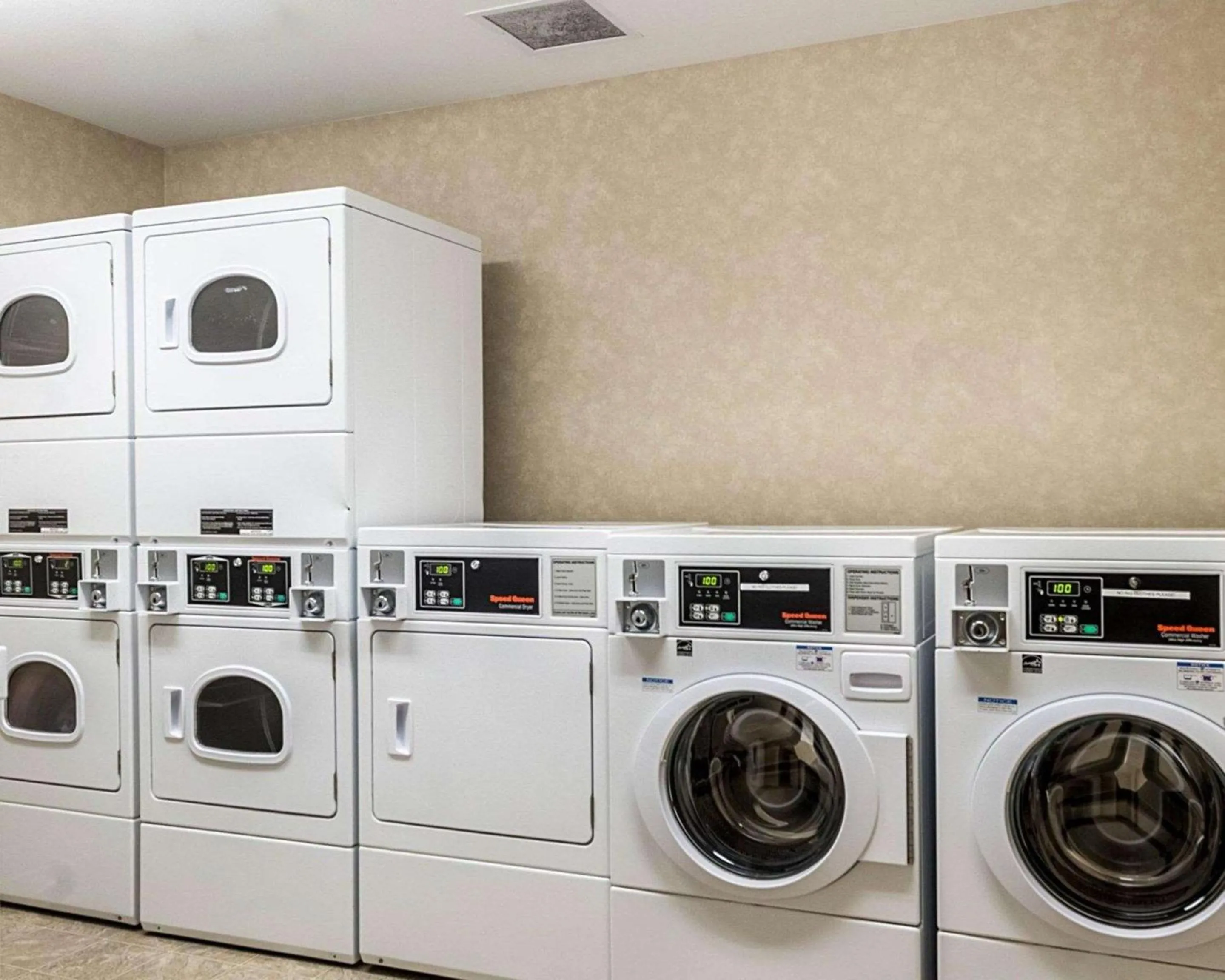 laundry in MainStay Suites Minot