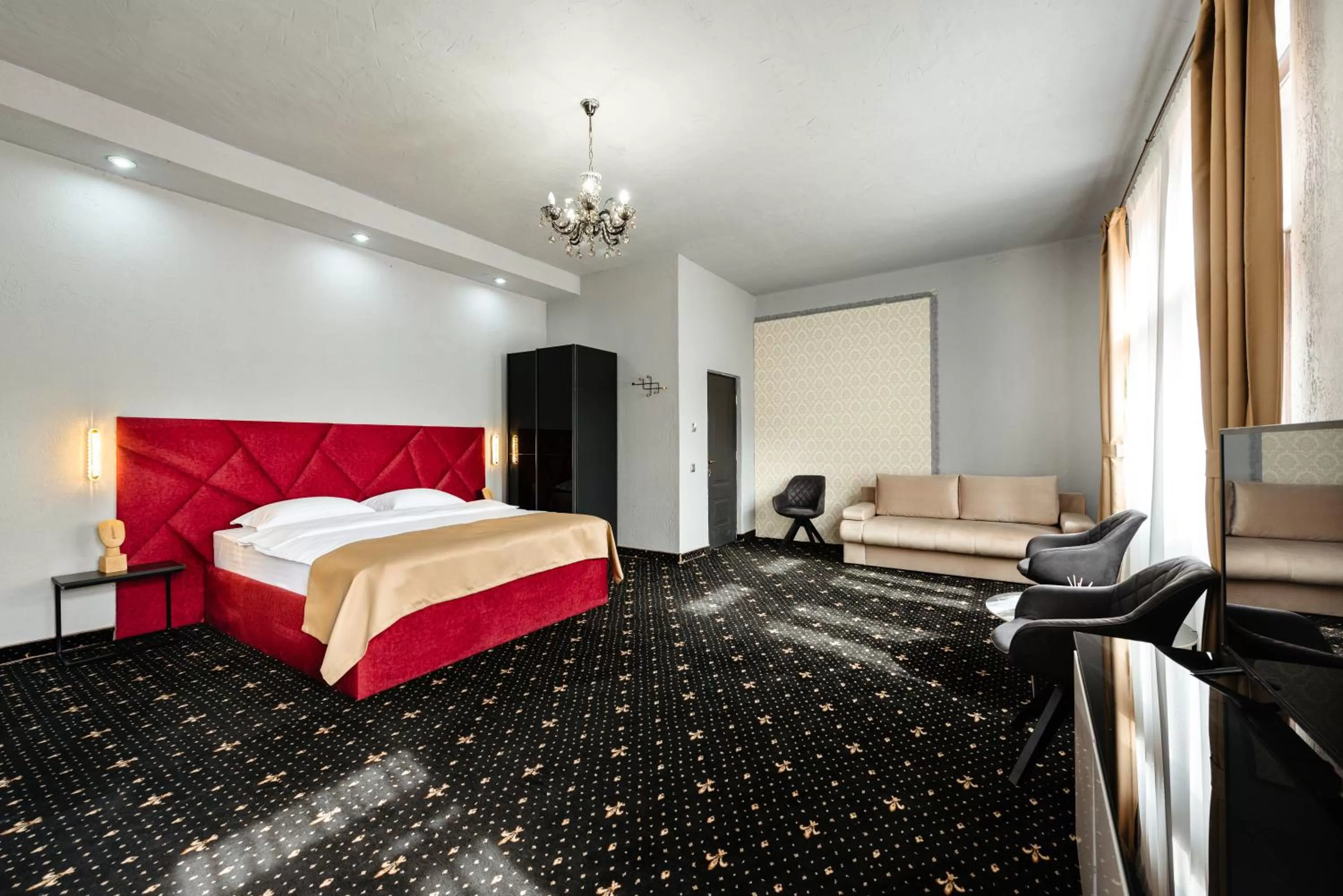 Photo of the whole room, Bed in Palace Bulevard Inn