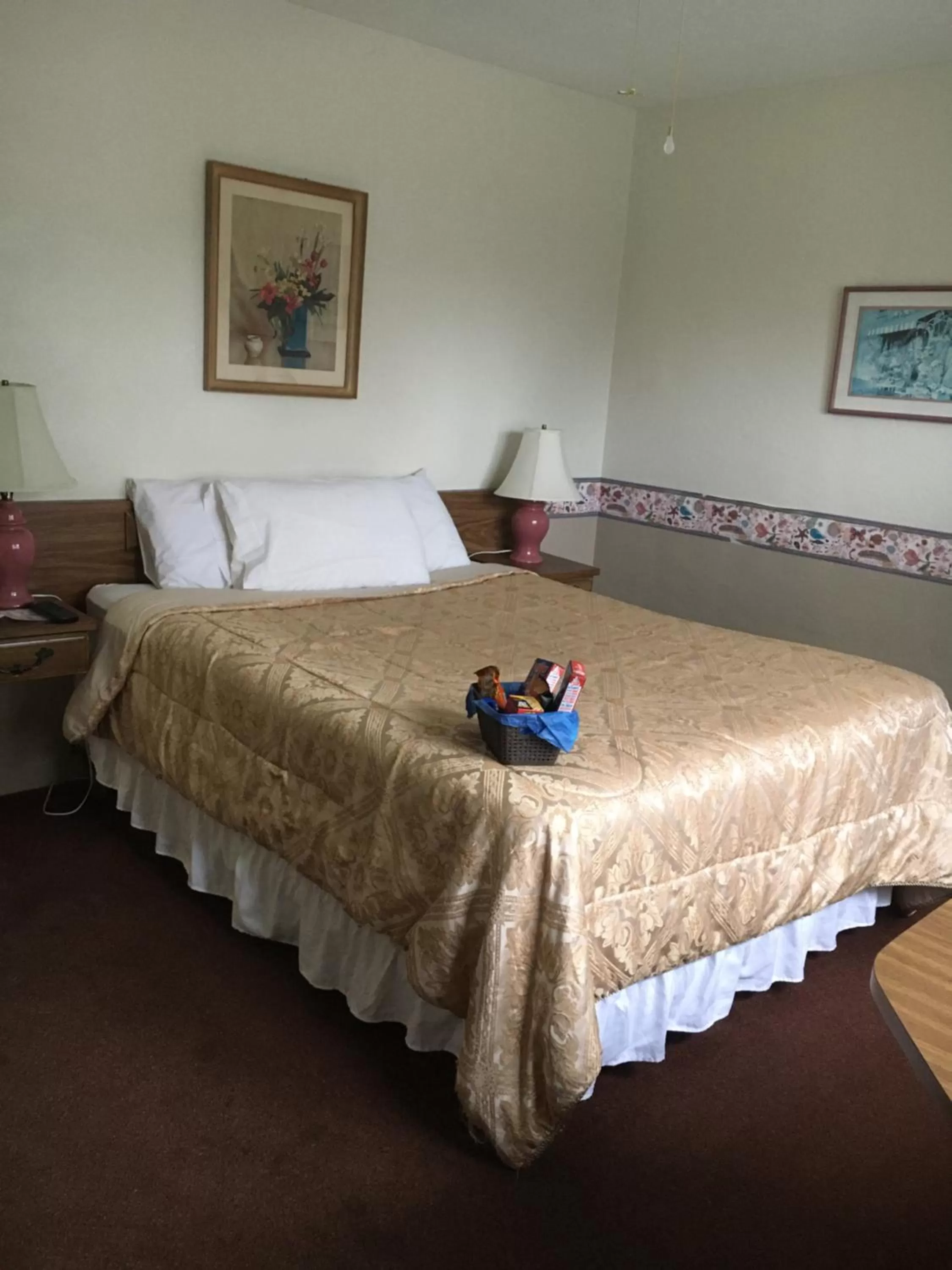 Bed in Lighthouse Inn