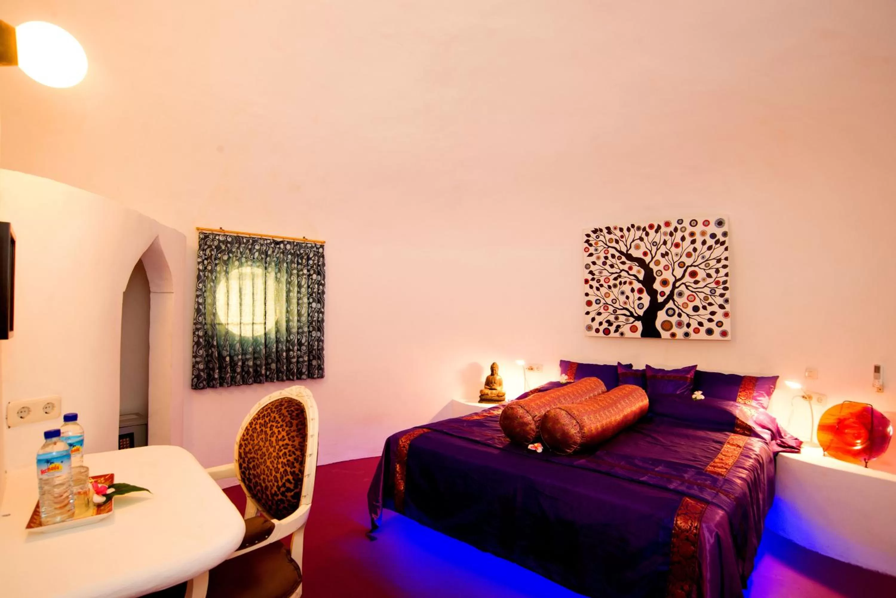 Bedroom, Bed in Bel Air Resort