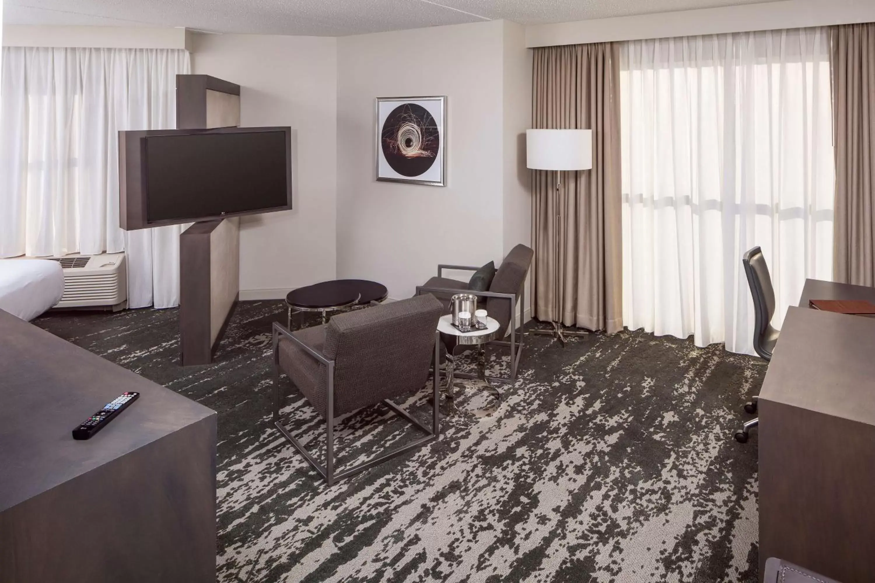 King Studio Suite in DoubleTree by Hilton Boston Logan Airport Chelsea King Studio Suite in DoubleTree by Hilton Boston Logan Airport Chelsea