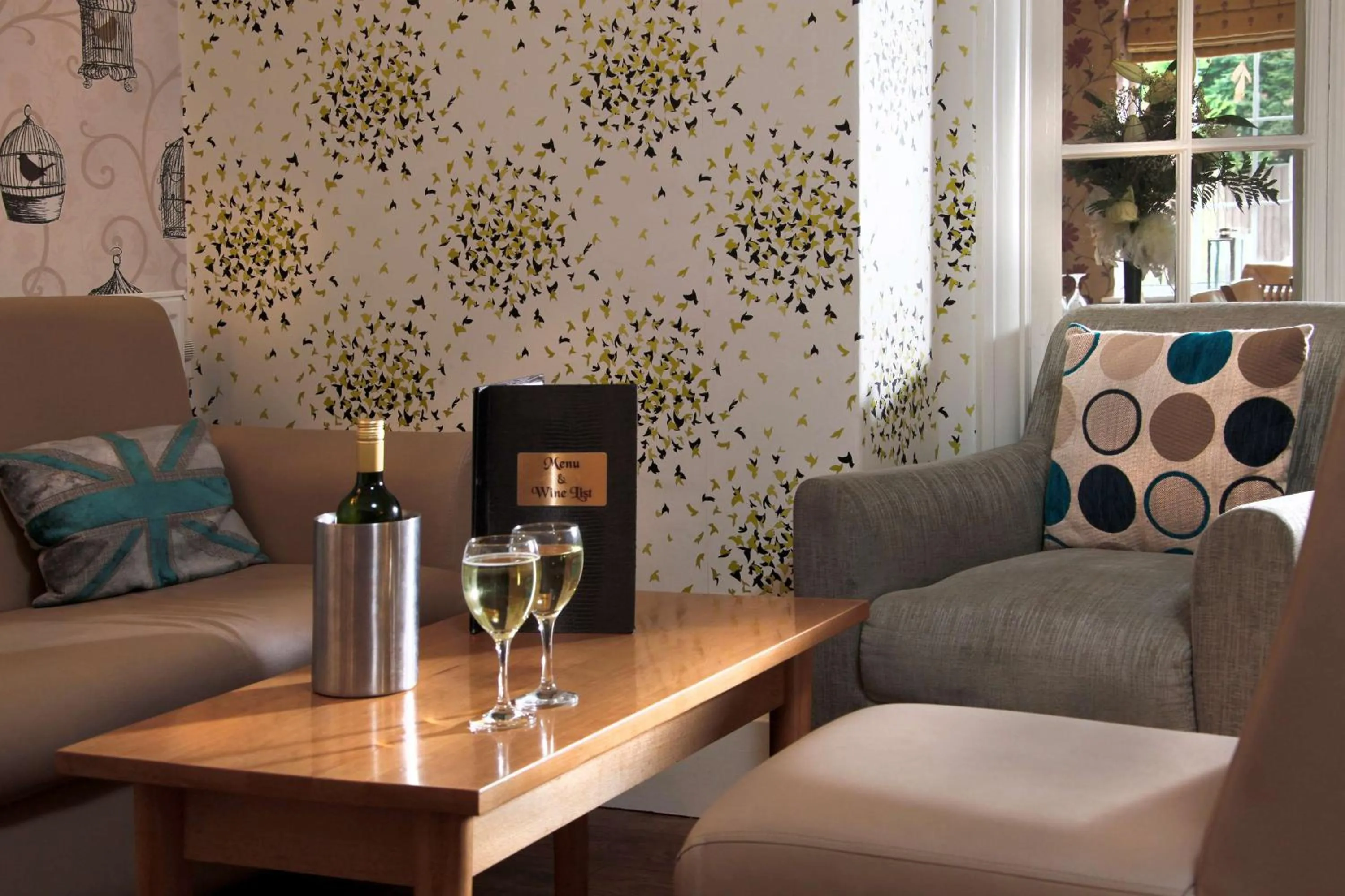 Lounge or bar in Deincourt Hotel