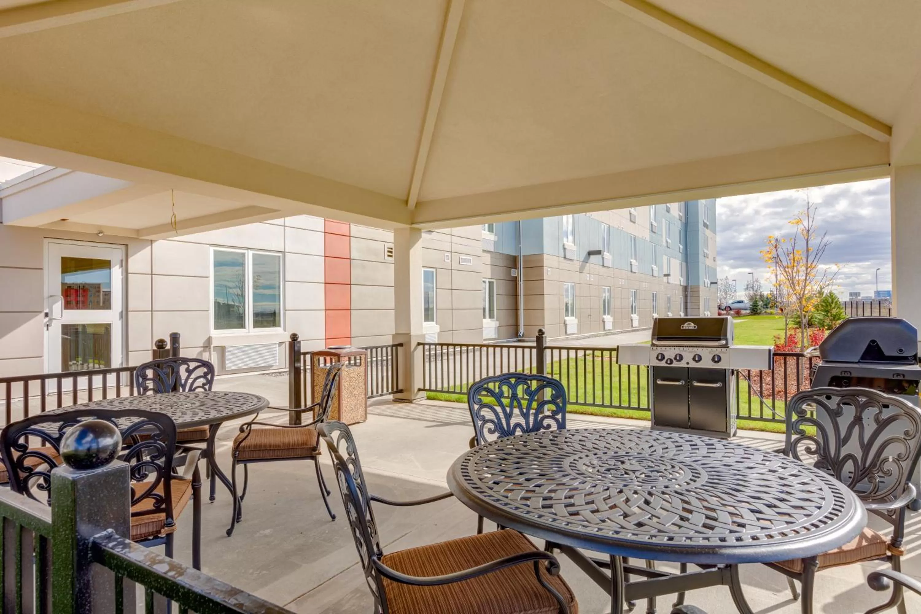 BBQ facilities in Park Inn by Radisson, Calgary Airport North, AB