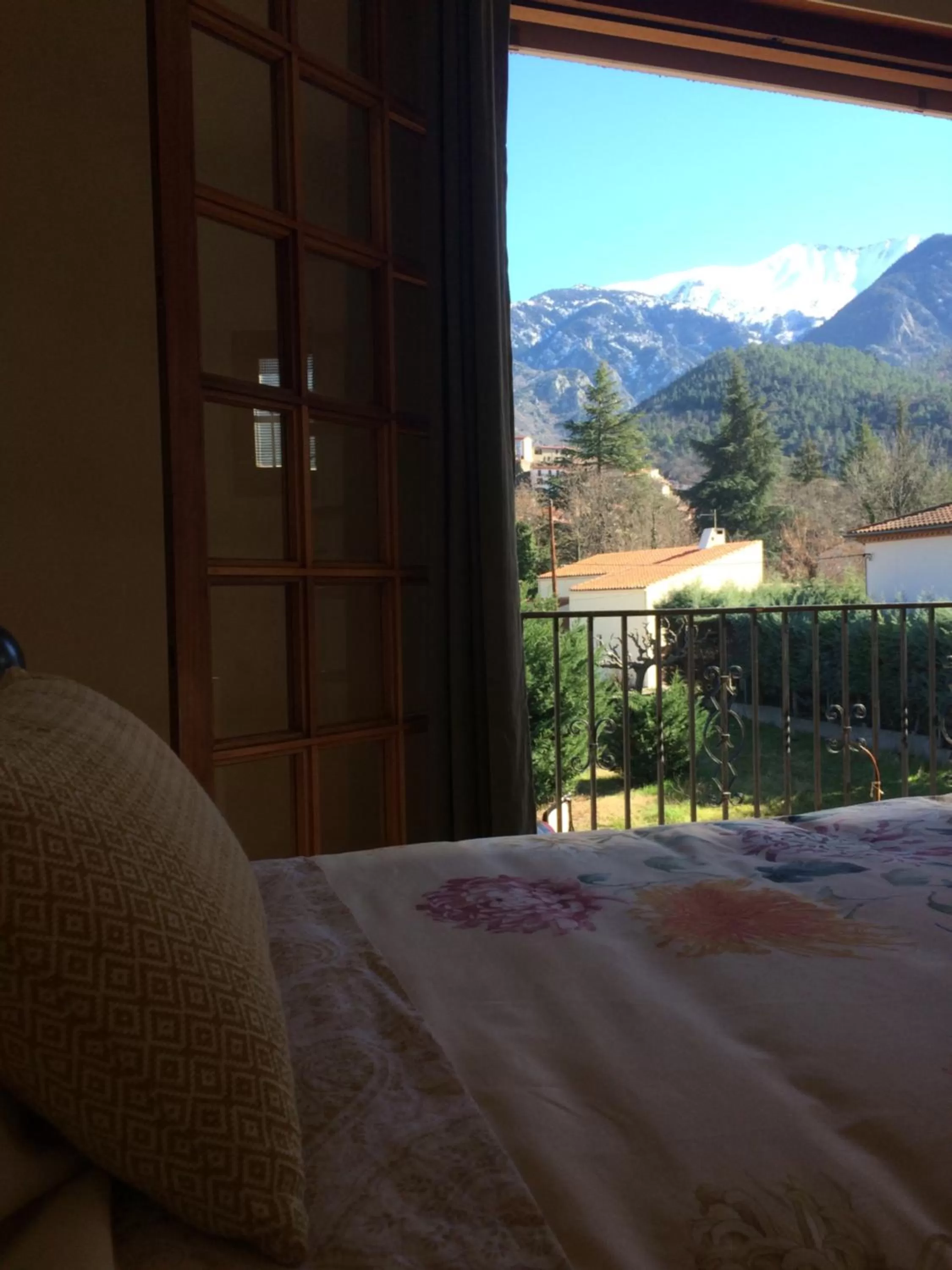 Bed in La Perle des Montagnes - Bed and breakfast - Chambre d hôte