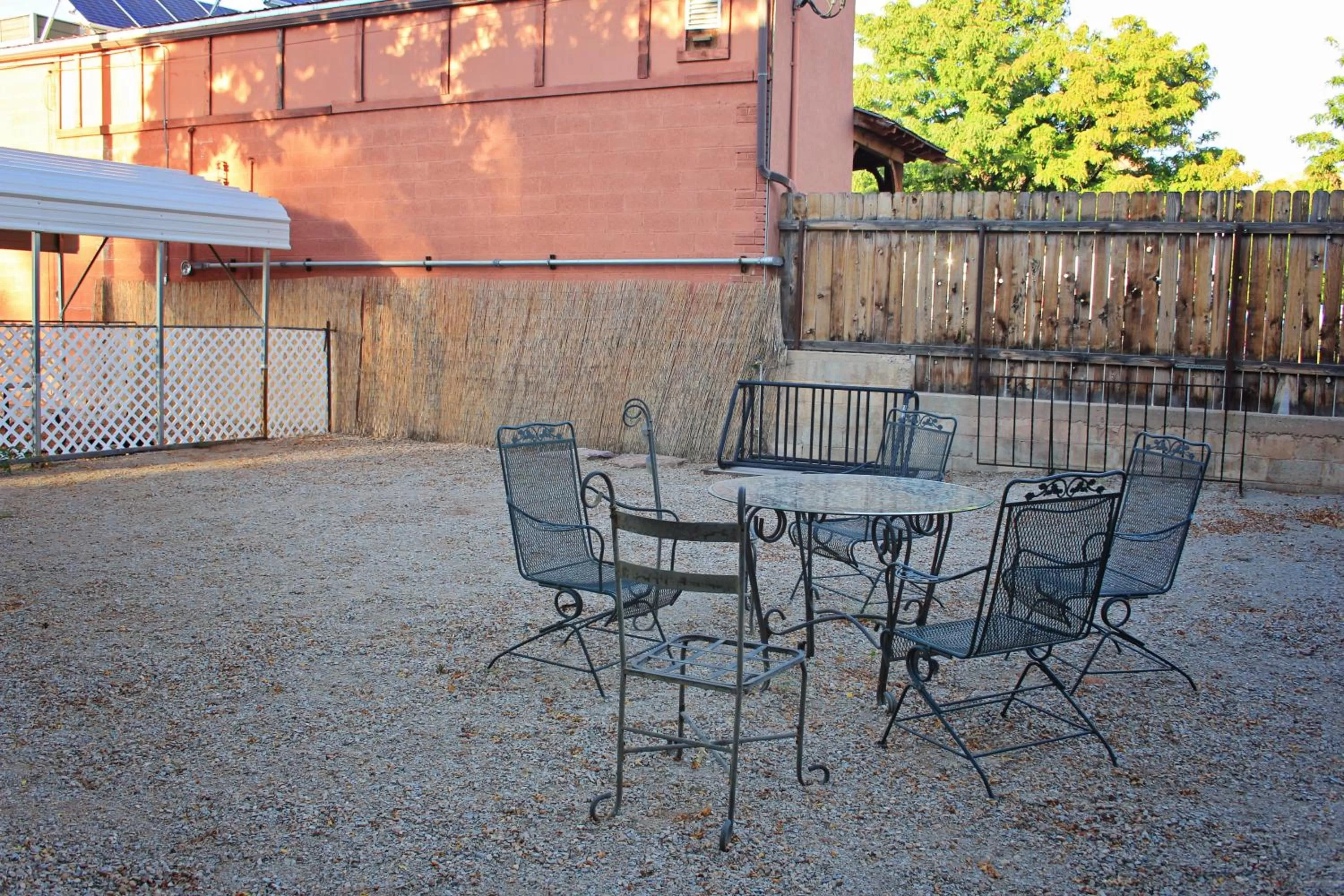 Patio in Bowen Motel