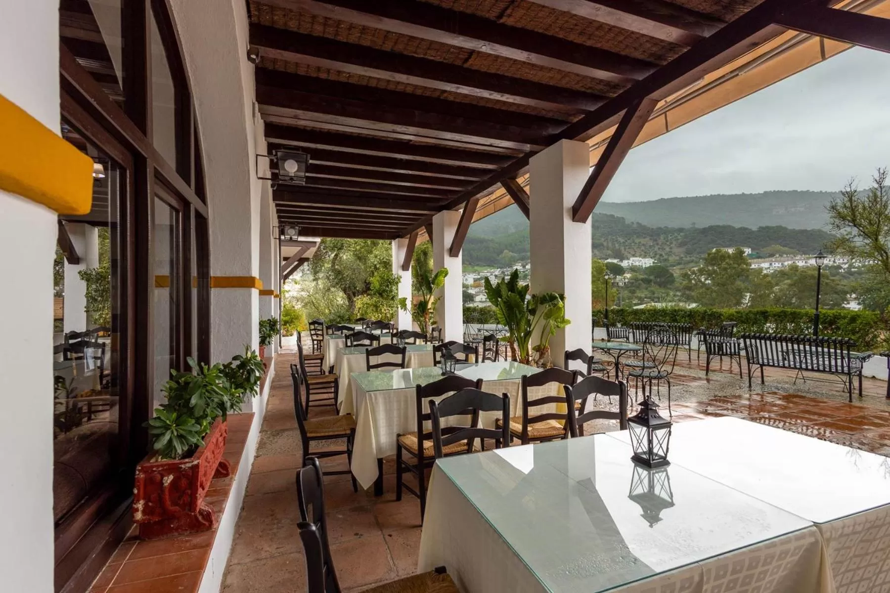 Restaurant/places to eat in Hotel Tugasa Las Truchas